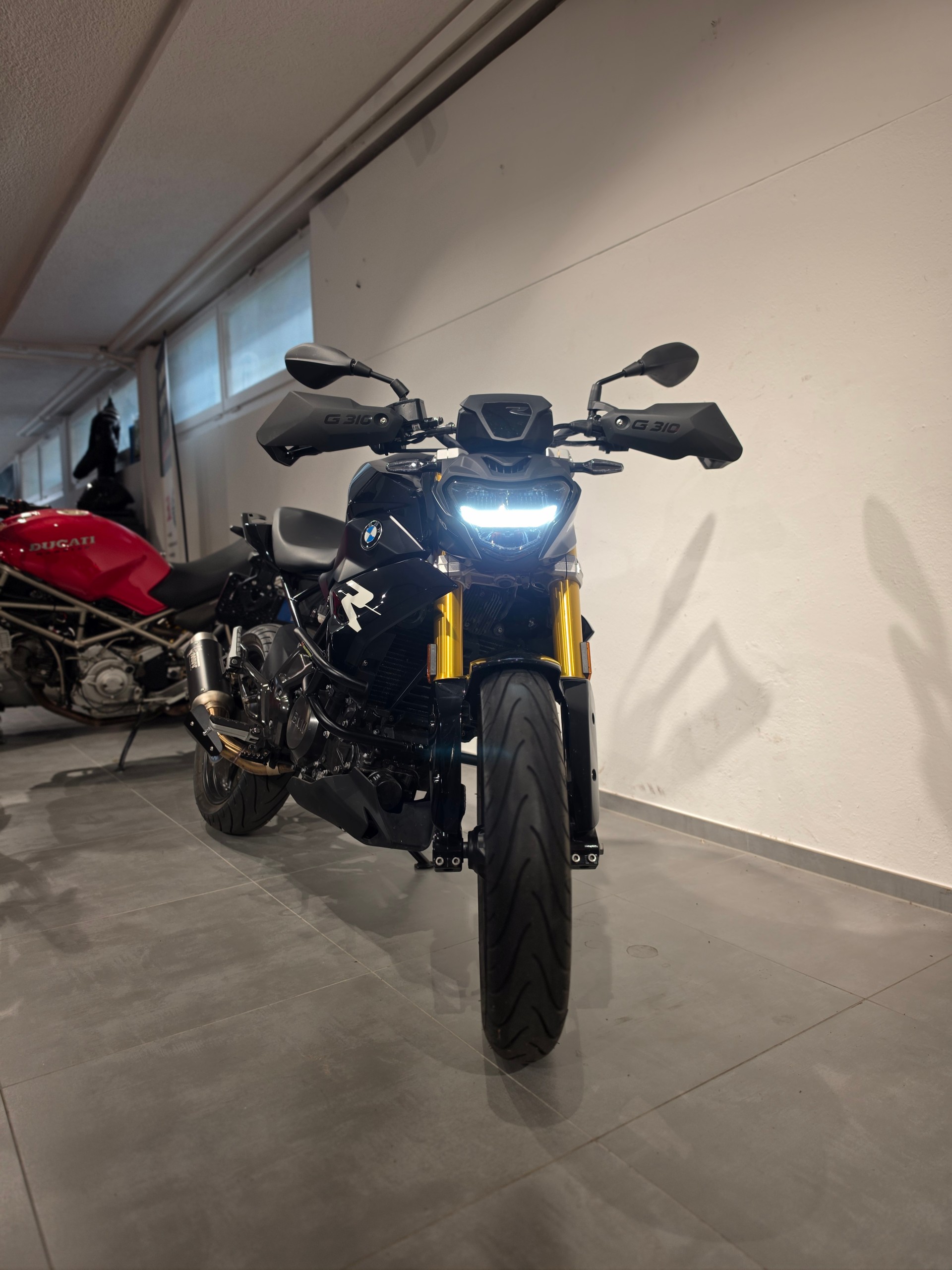 BMW G 310 R-image-1