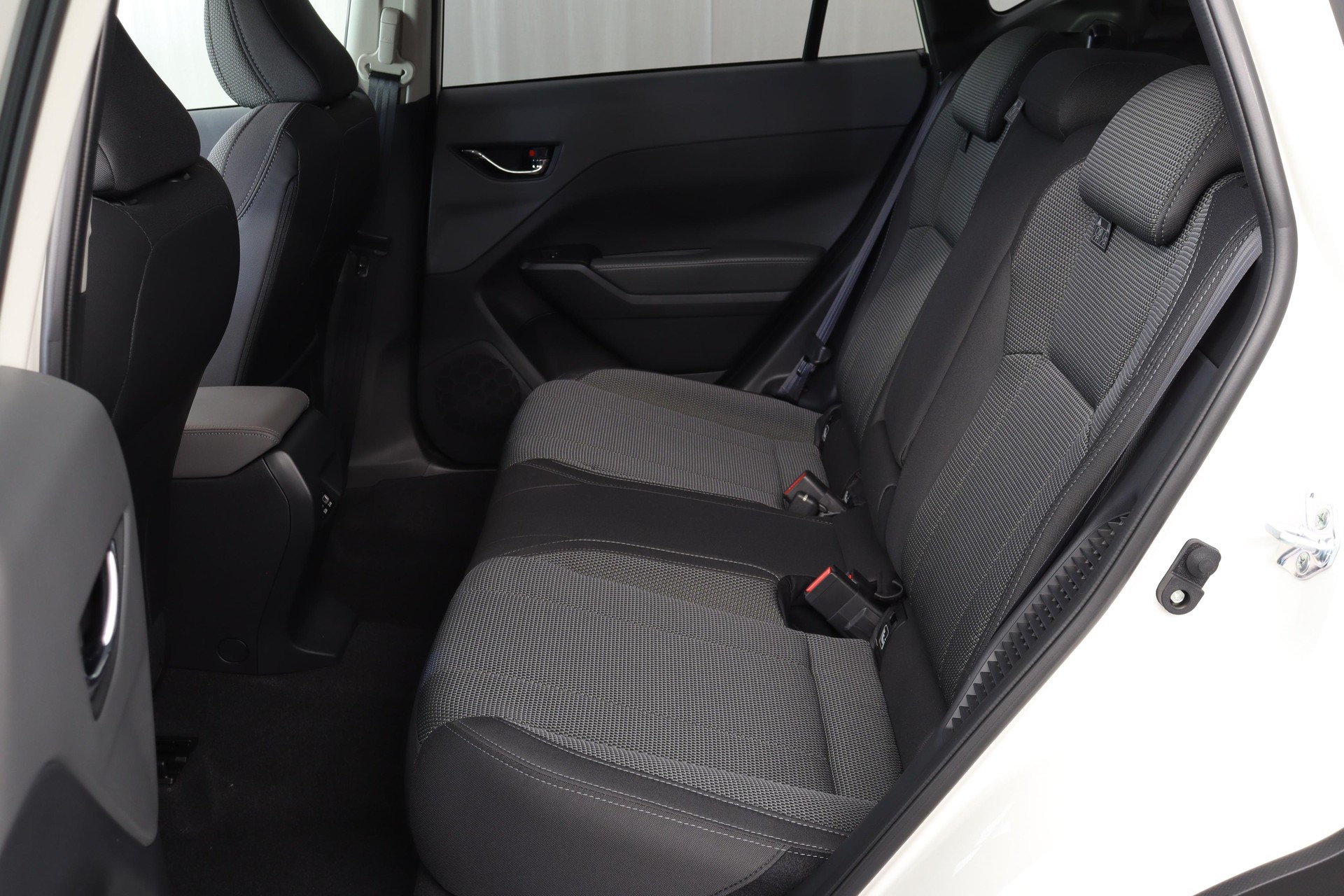 SUBARU Crosstrek 2.0i e-Boxer Swiss Plus-showroom-element-2