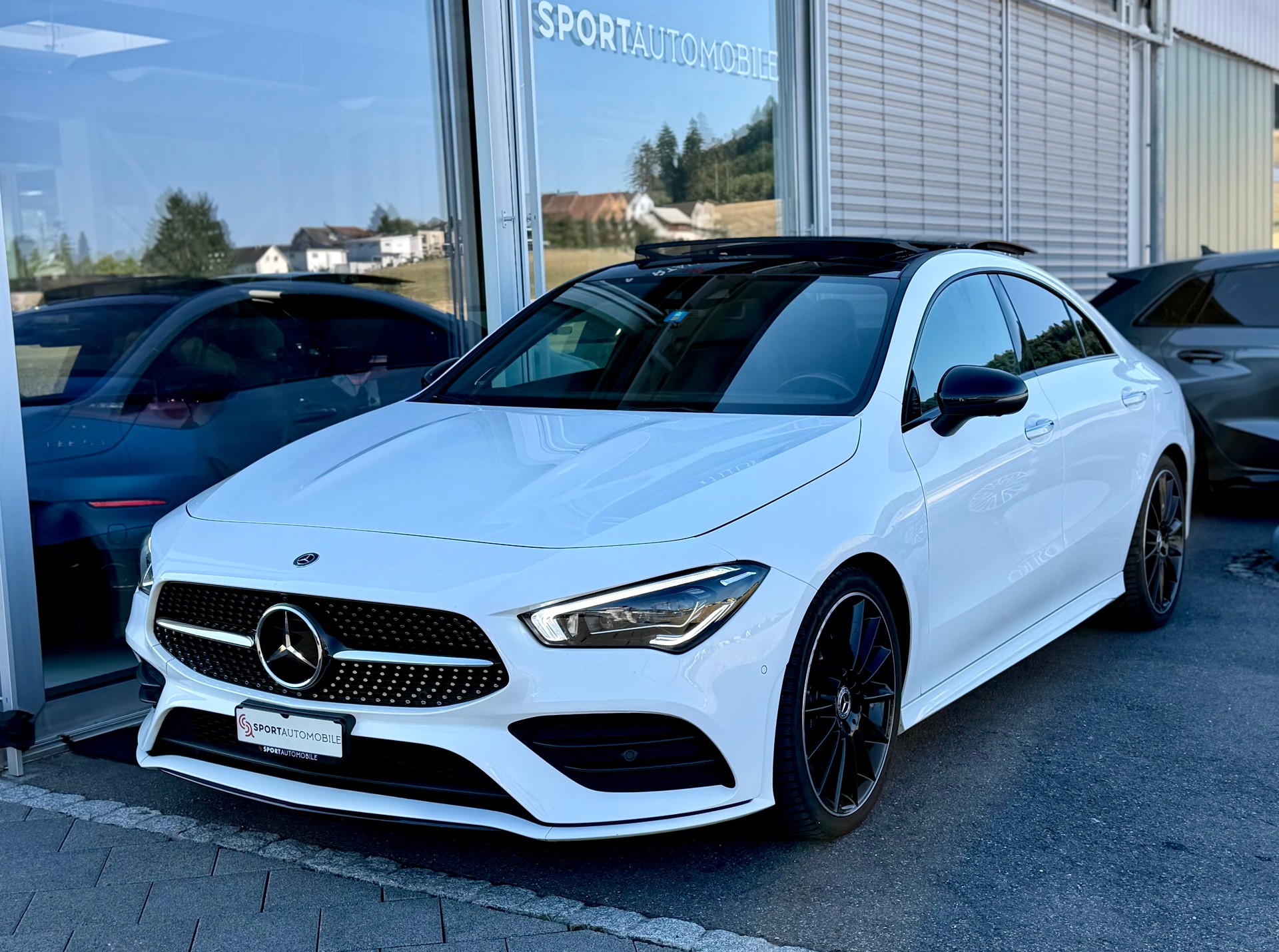 MERCEDES-BENZ CLA 220 AMG Line 7G-DCT 4Matic-showroom-element-2