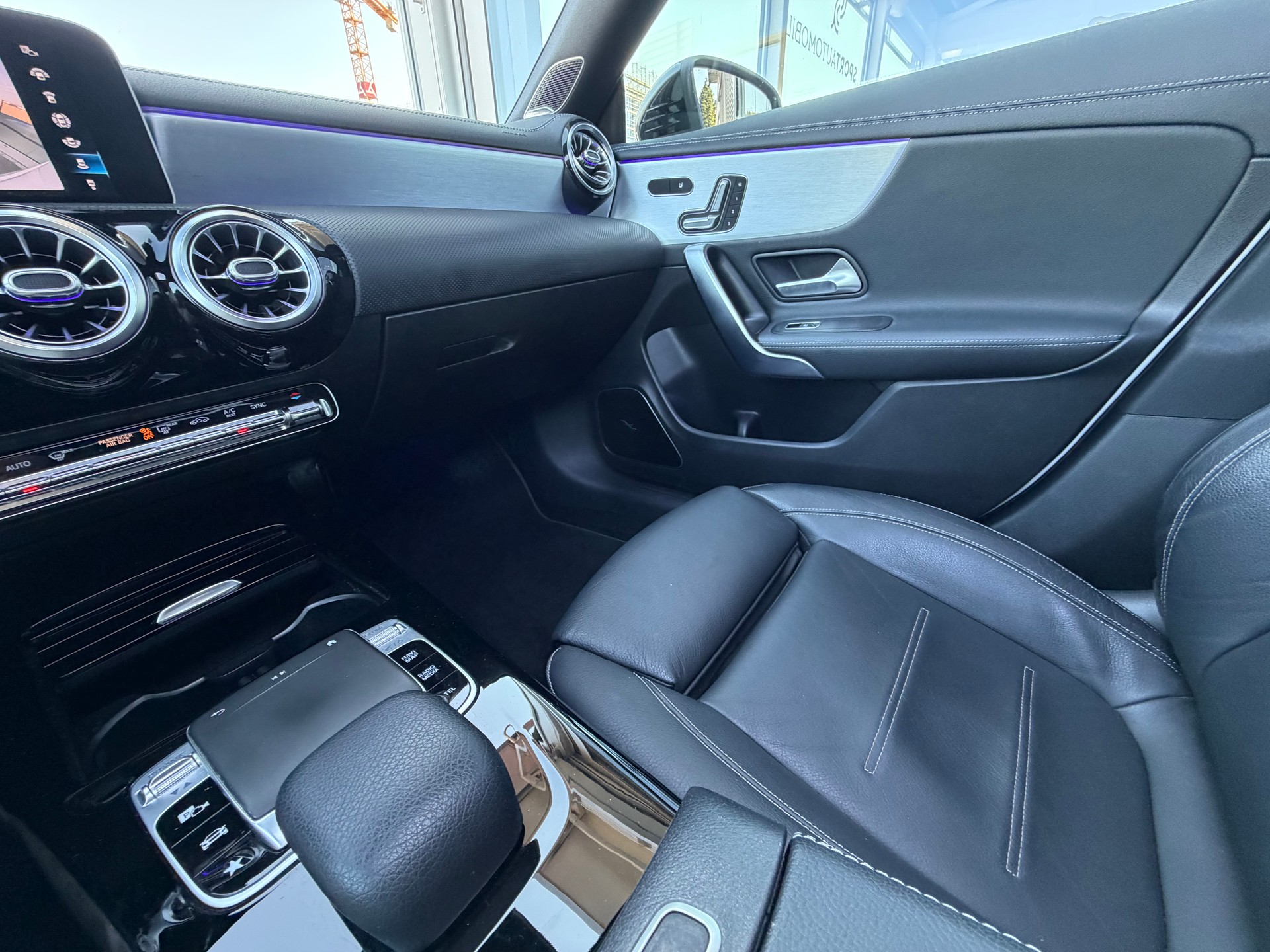 MERCEDES-BENZ CLA 220 AMG Line 7G-DCT 4Matic-image-27