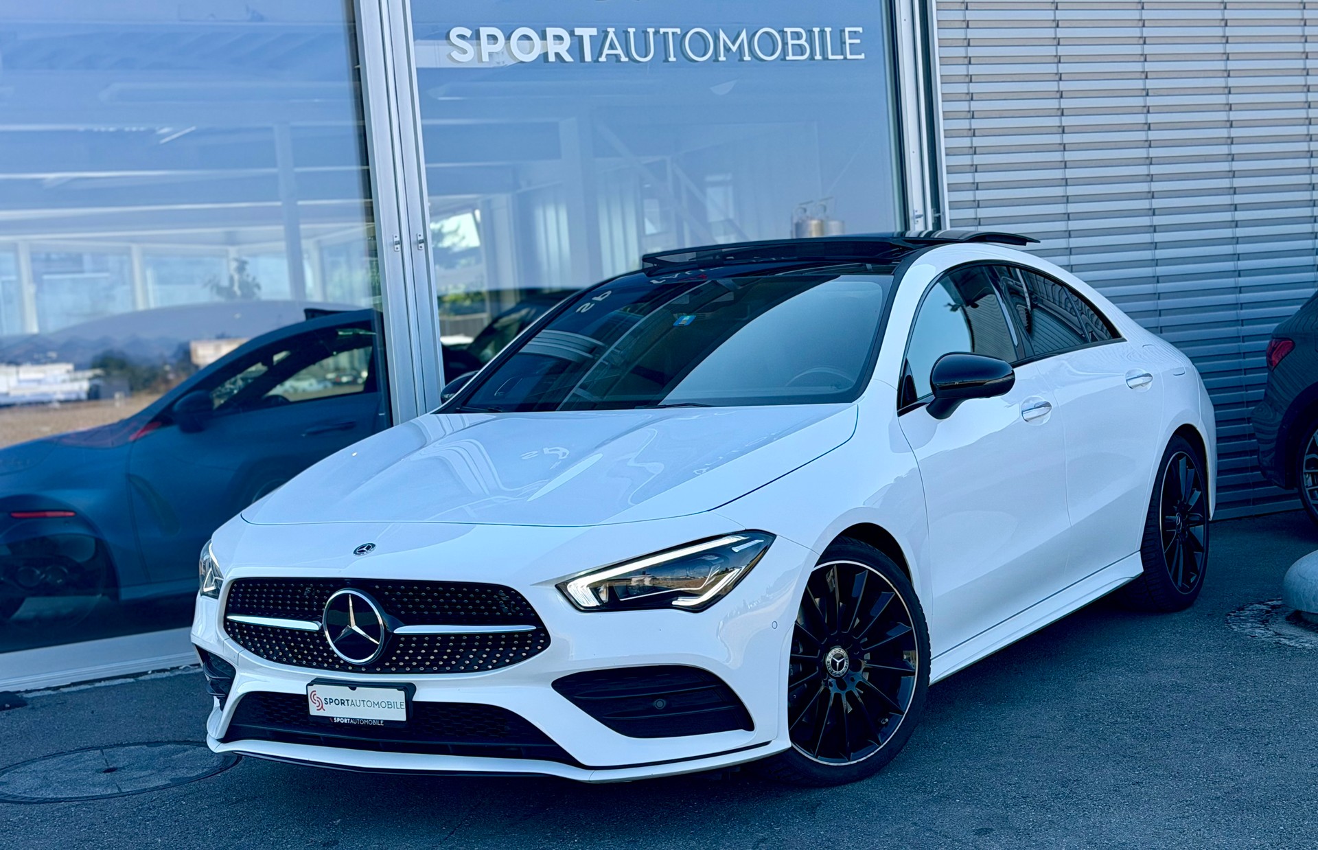 MERCEDES-BENZ CLA 220 AMG Line 7G-DCT 4Matic-showroom-element-1