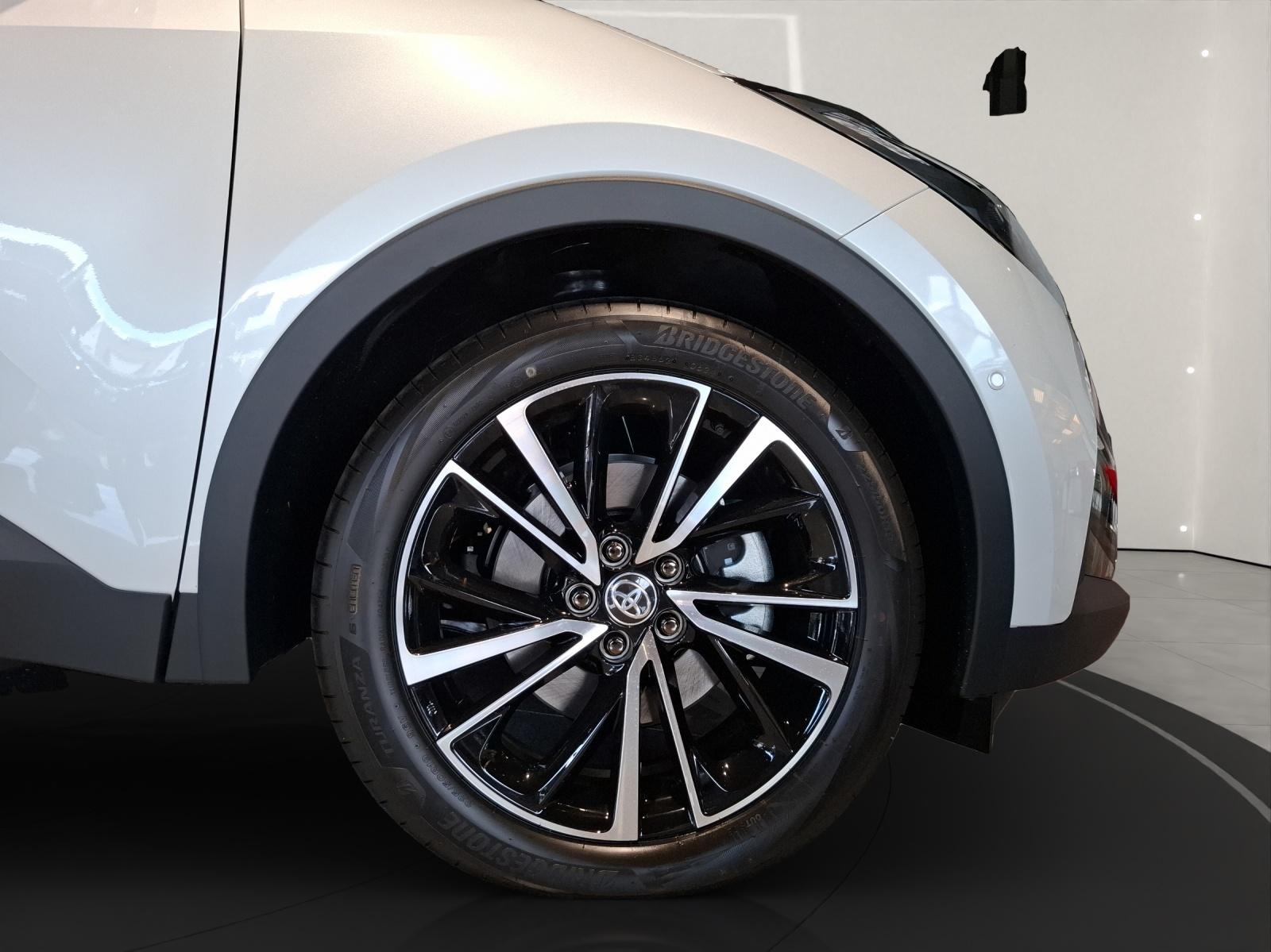 TOYOTA C-HR 2.0 PHEV Style-image-15