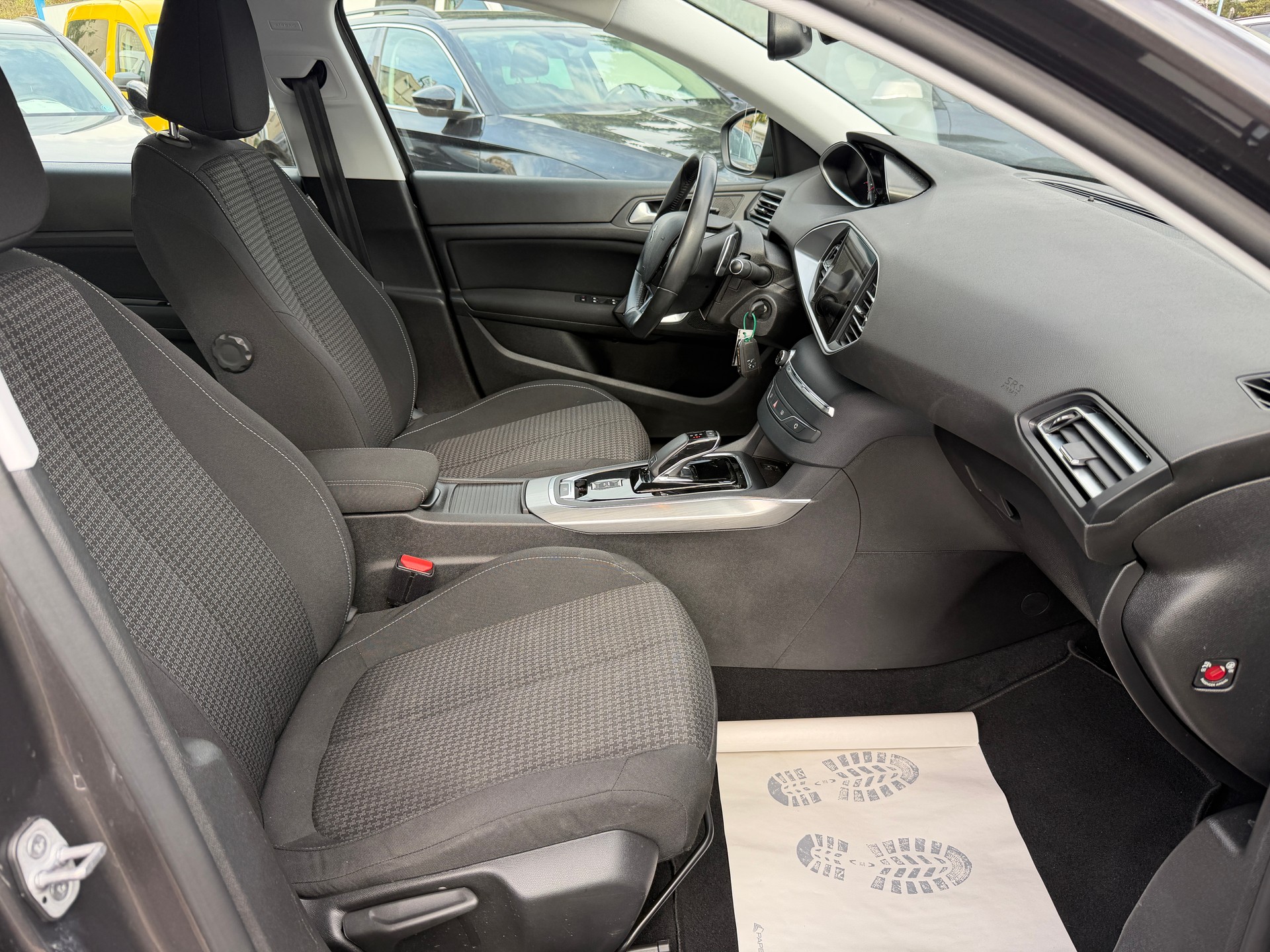 PEUGEOT 308 1.5 BlueHDI Active Pack EAT8-showroom-element-2