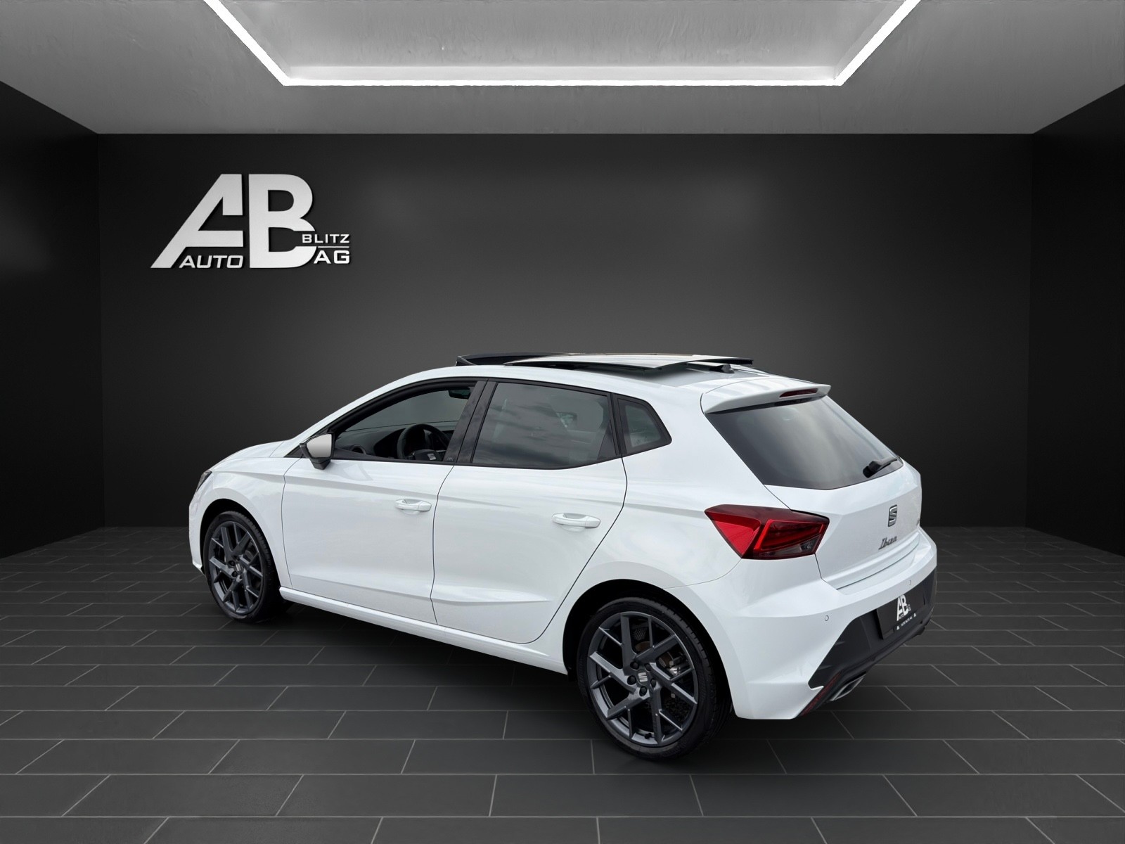 SEAT Ibiza 1.5 EcoTSI FR DSG mit 150 PS * Panoramadach *-showroom-element-2