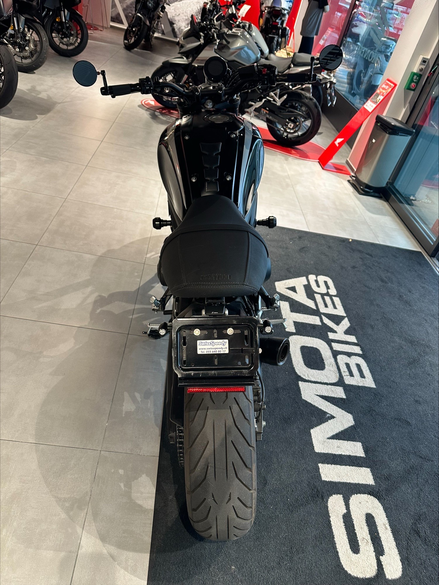 YAMAHA XSR 900 80 Black-image-3