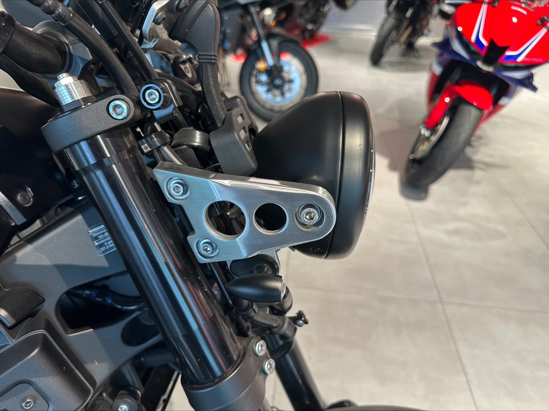 YAMAHA XSR 900 80 Black-image-6