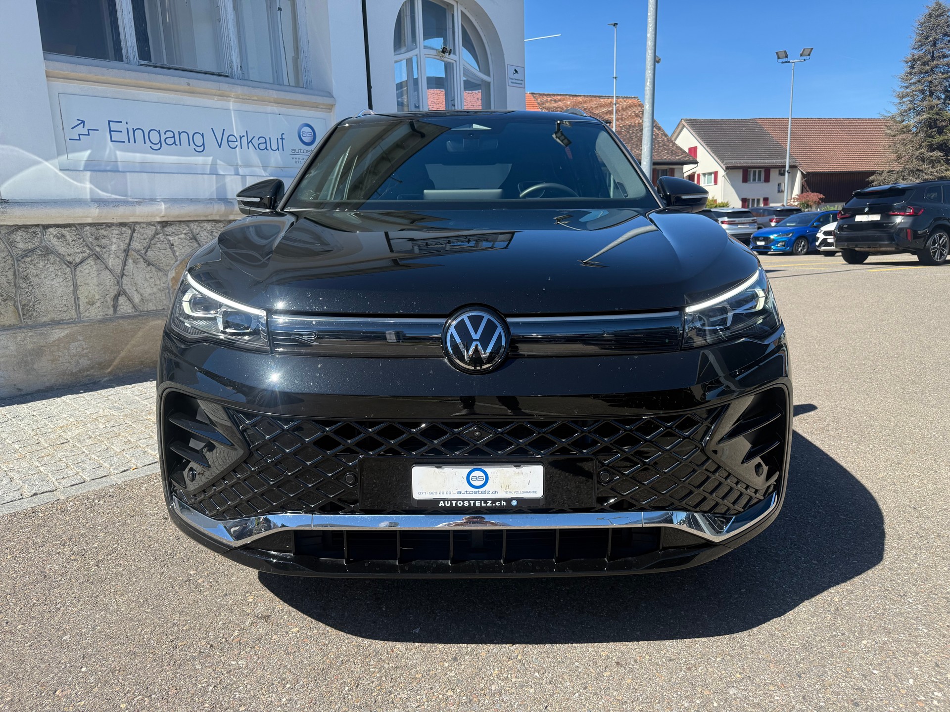 VW Tiguan 2.0 TSI R-Line DSG 4motion-showroom-element-2