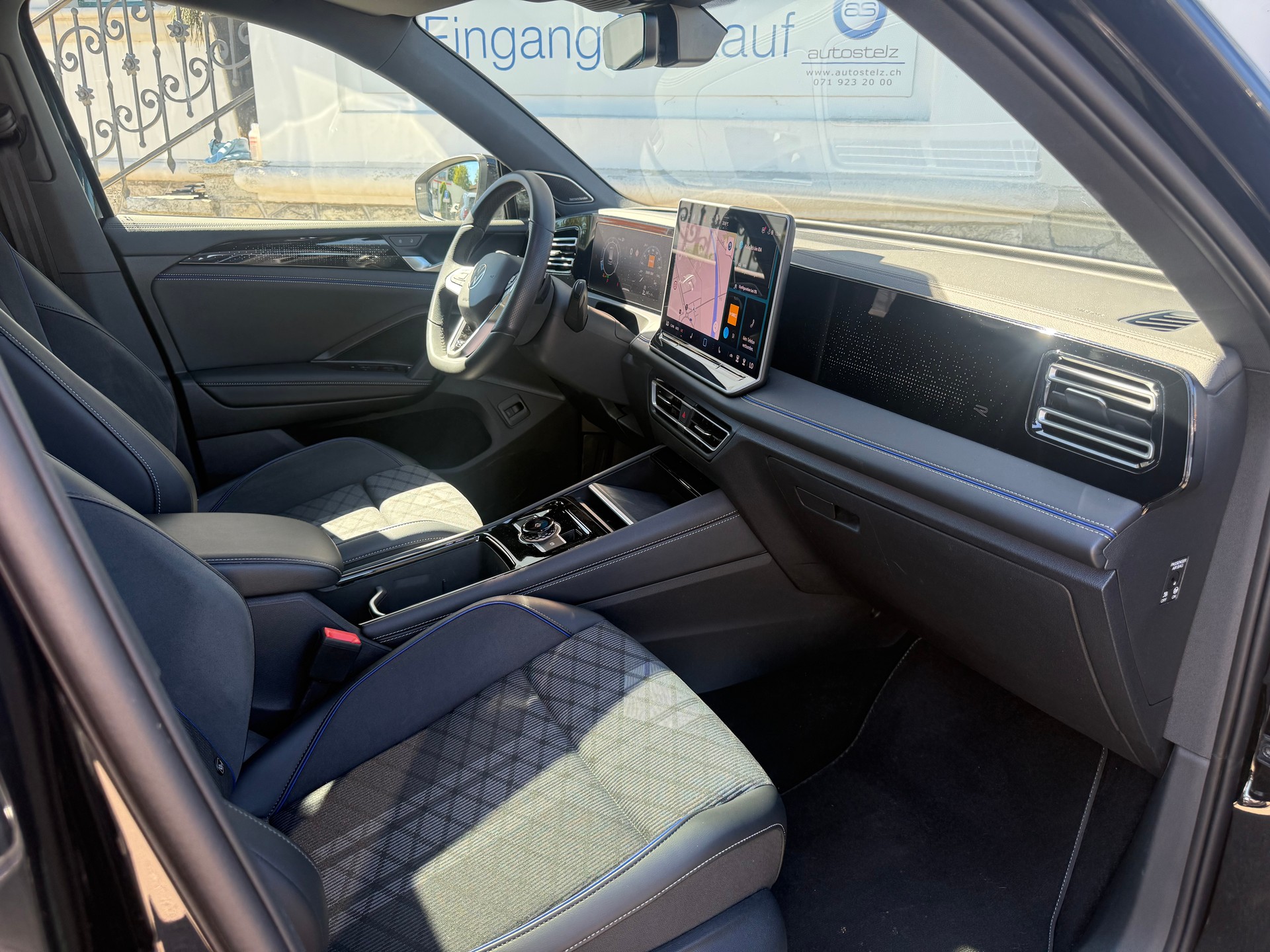 VW Tiguan 2.0 TSI R-Line DSG 4motion-image-12