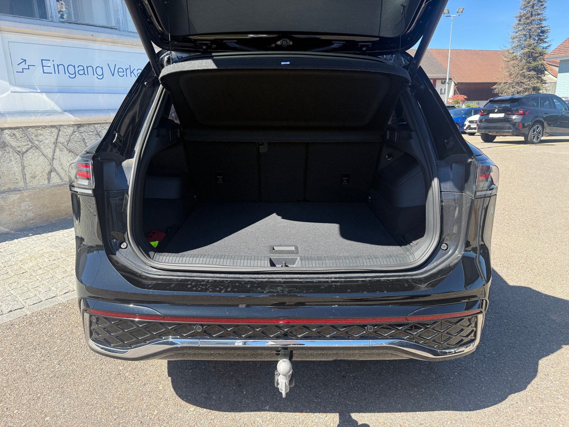 VW Tiguan 2.0 TSI R-Line DSG 4motion-image-6
