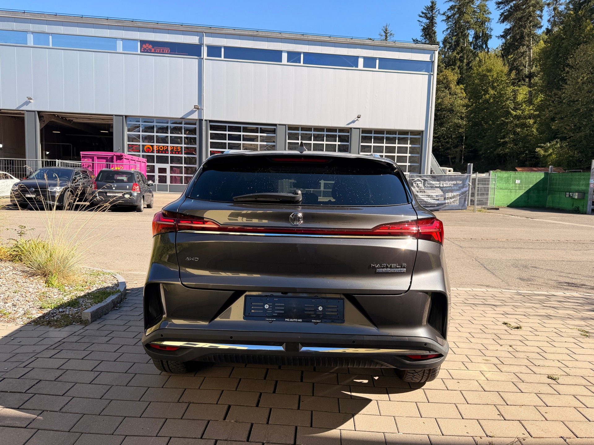 MG Marvel R EV 70kWh Performance AWD-showroom-element-3