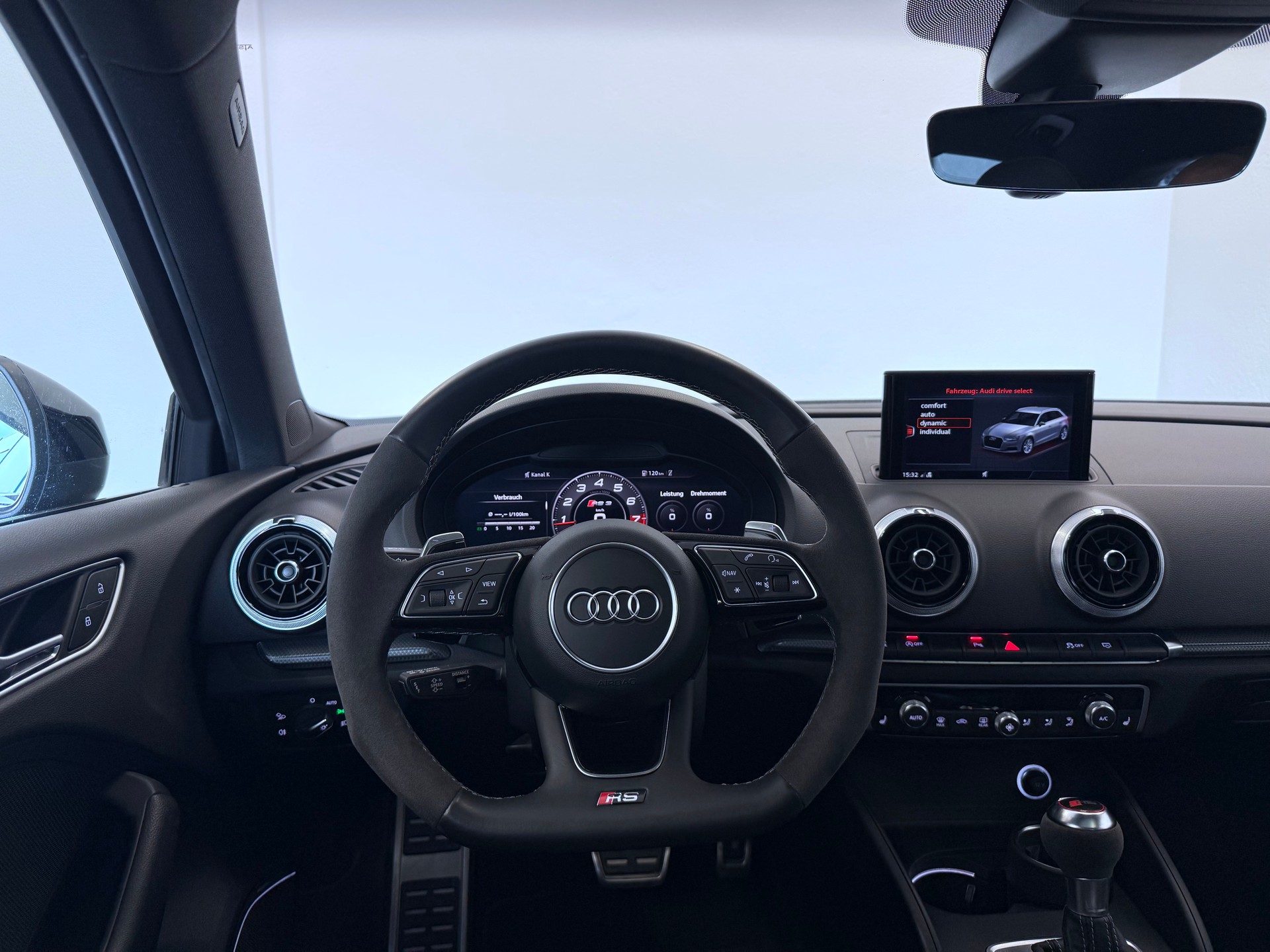 AUDI RS3 Sportback 2.5 TSI quattro S-tronic "ALL BLACK "-image-14