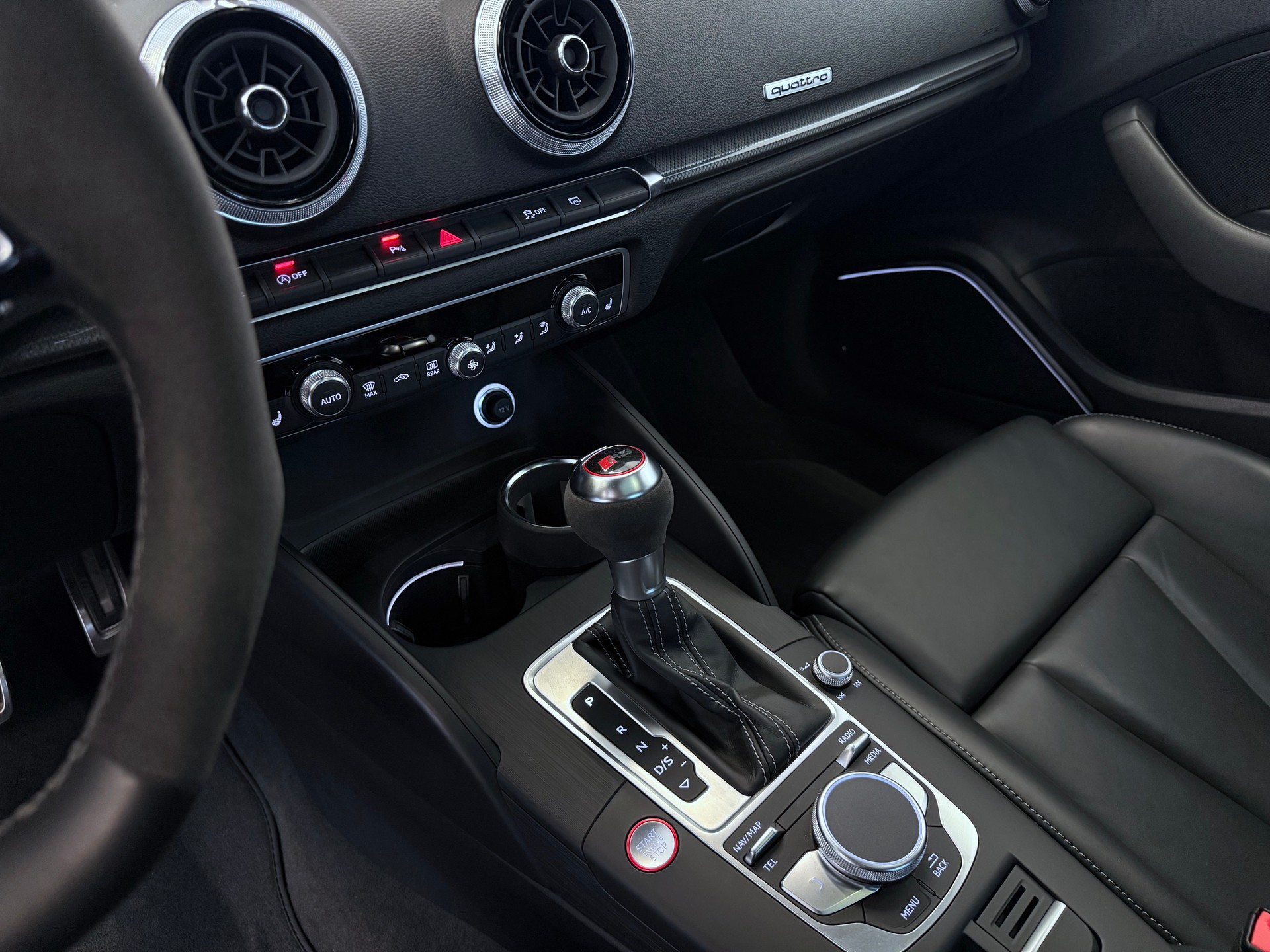 AUDI RS3 Sportback 2.5 TSI quattro S-tronic "ALL BLACK "-image-24