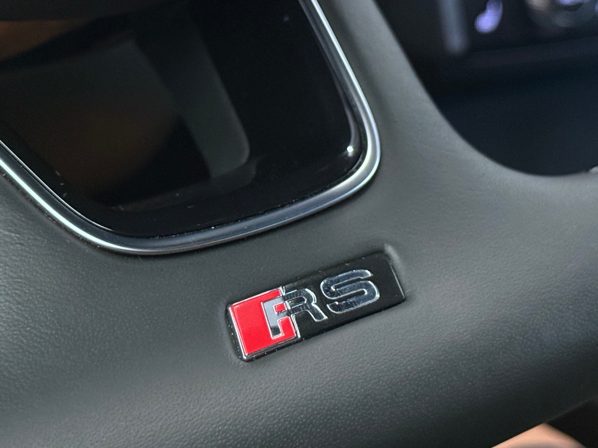 AUDI RS3 Sportback 2.5 TSI quattro S-tronic "ALL BLACK "-image-25