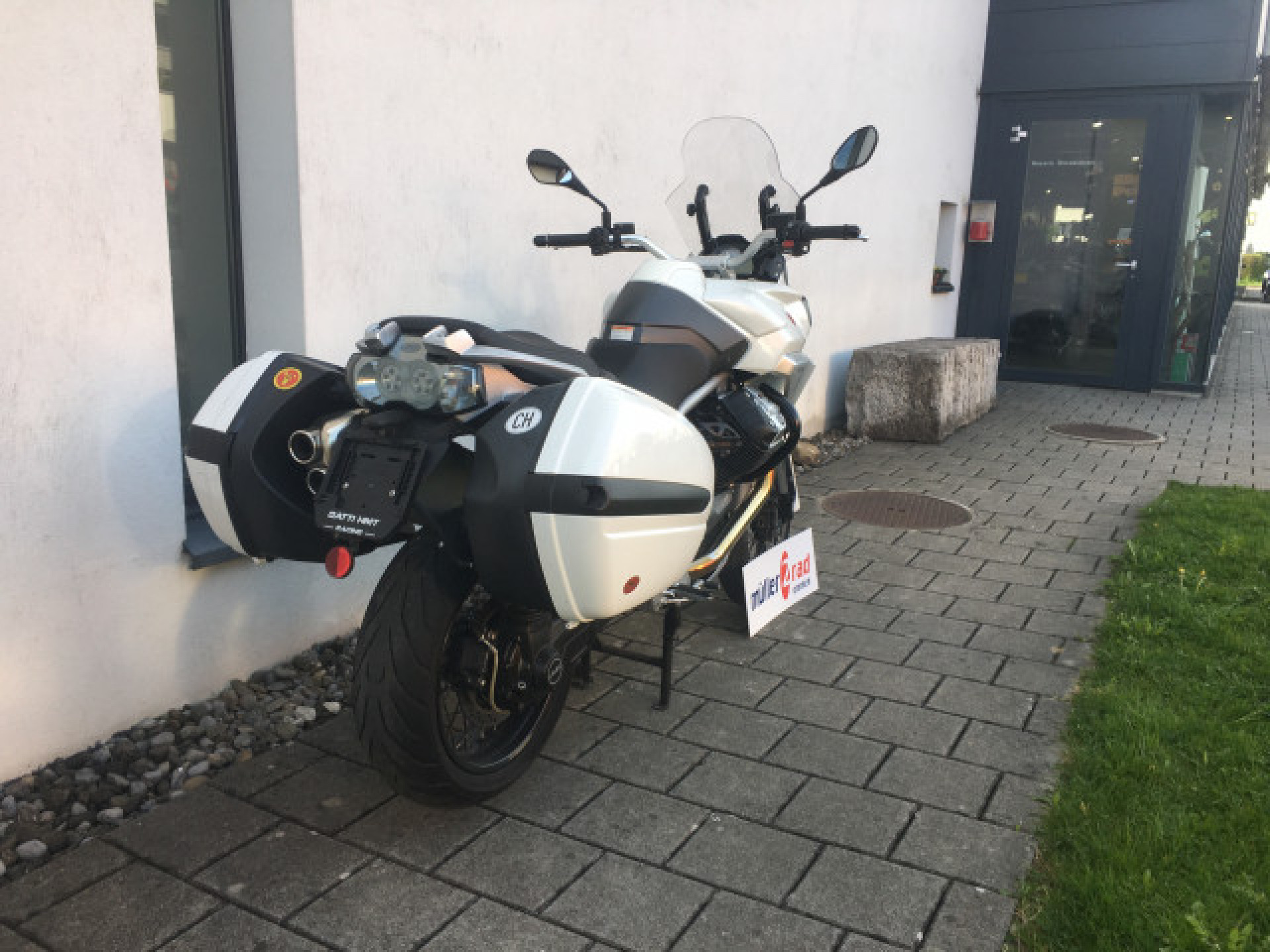 MOTO GUZZI Stelvio 1200-image-2