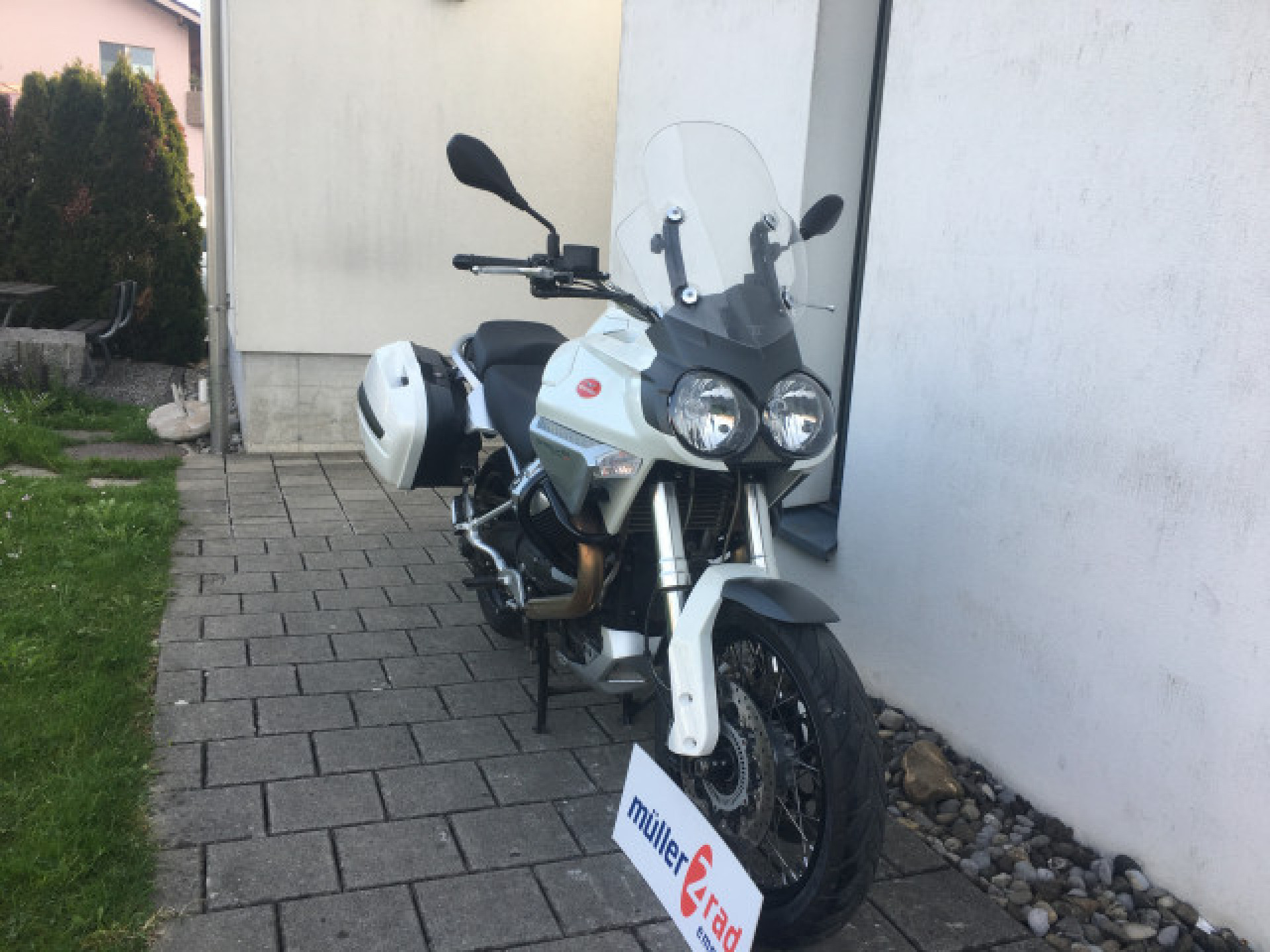 MOTO GUZZI Stelvio 1200-image-1