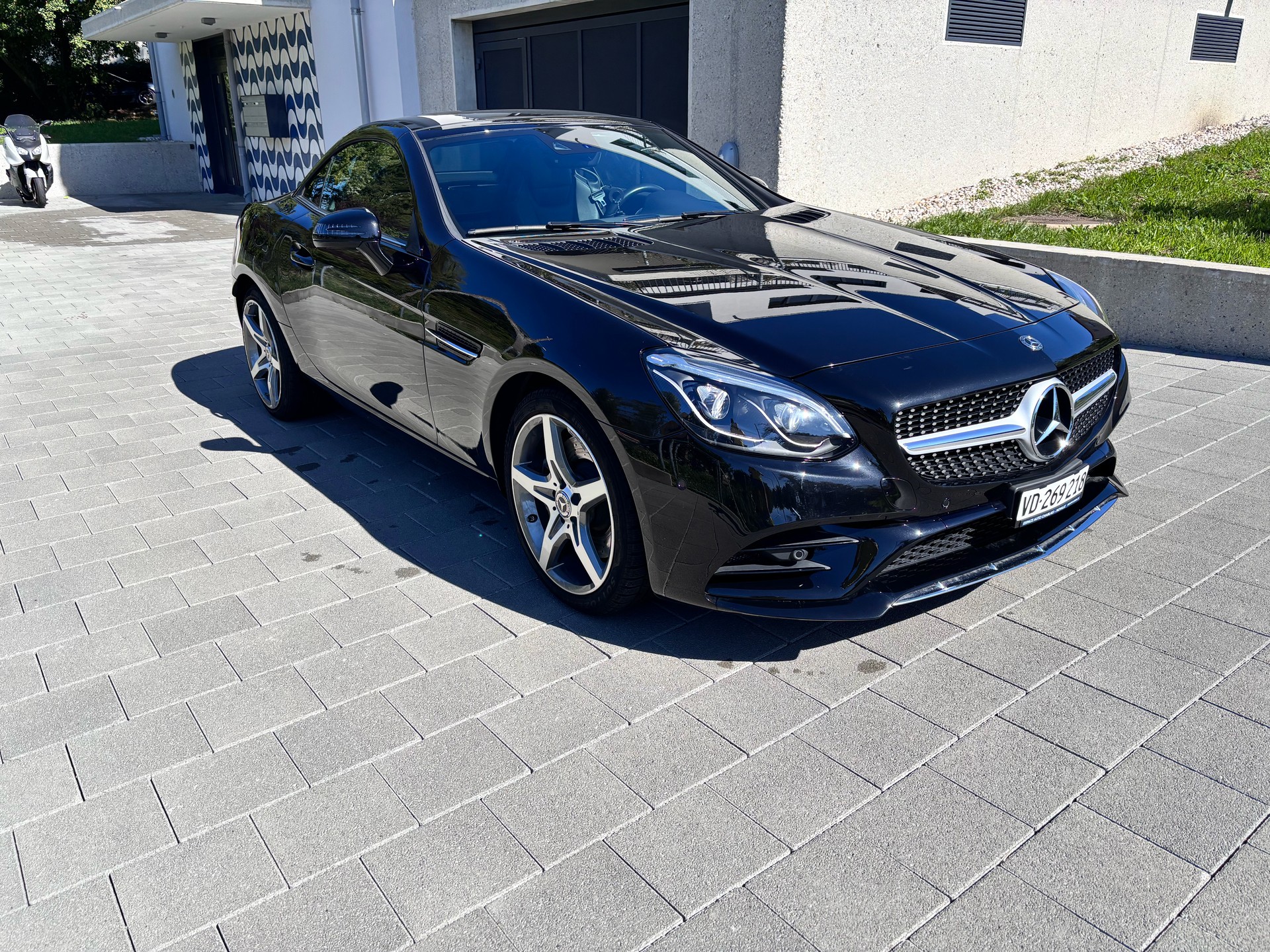 MERCEDES-BENZ SLC 200 AMG Line-image-1