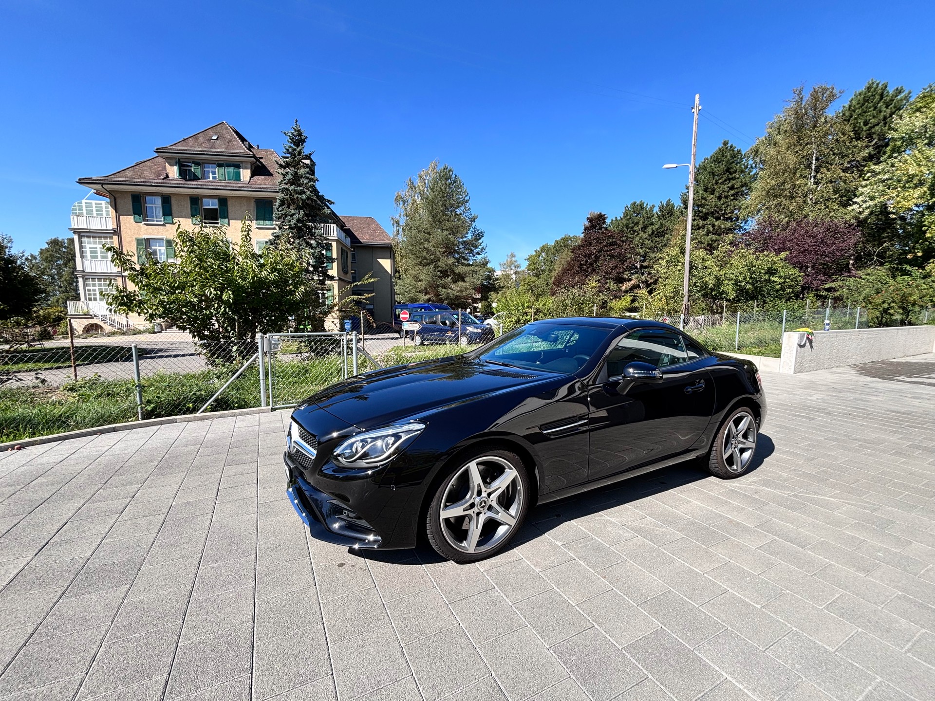 MERCEDES-BENZ SLC 200 AMG Line-image-2