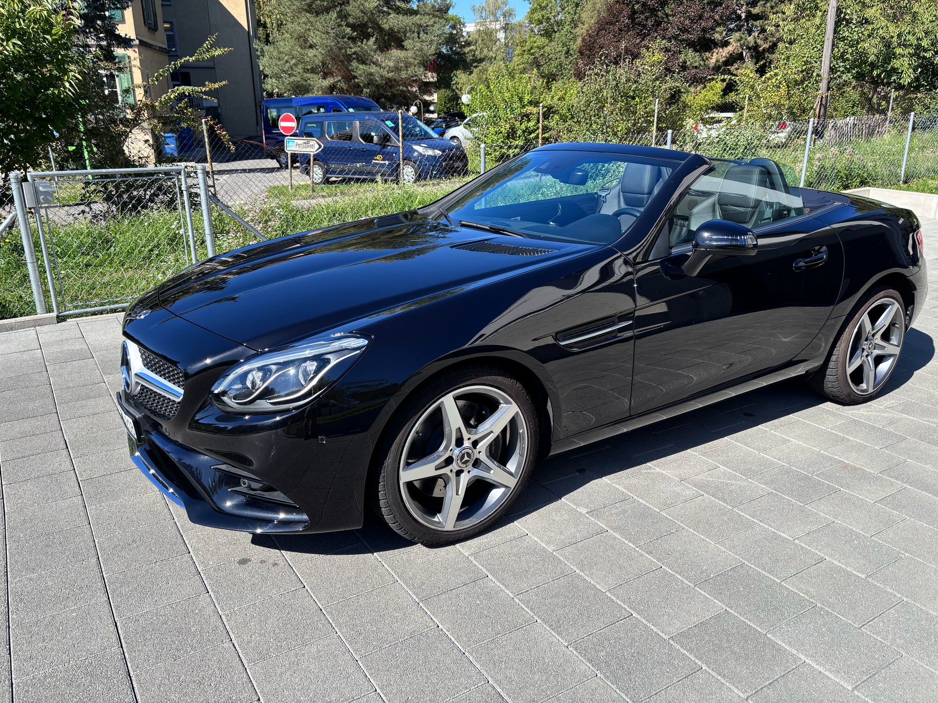 MERCEDES-BENZ SLC 200 AMG Line-image-5