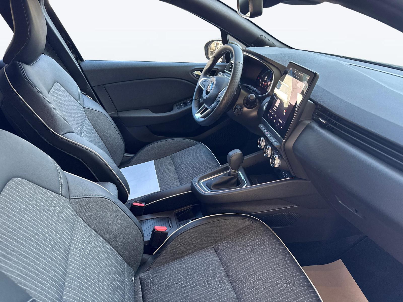 MITSUBISHI Colt 1.6 HEV Instyle-image-9