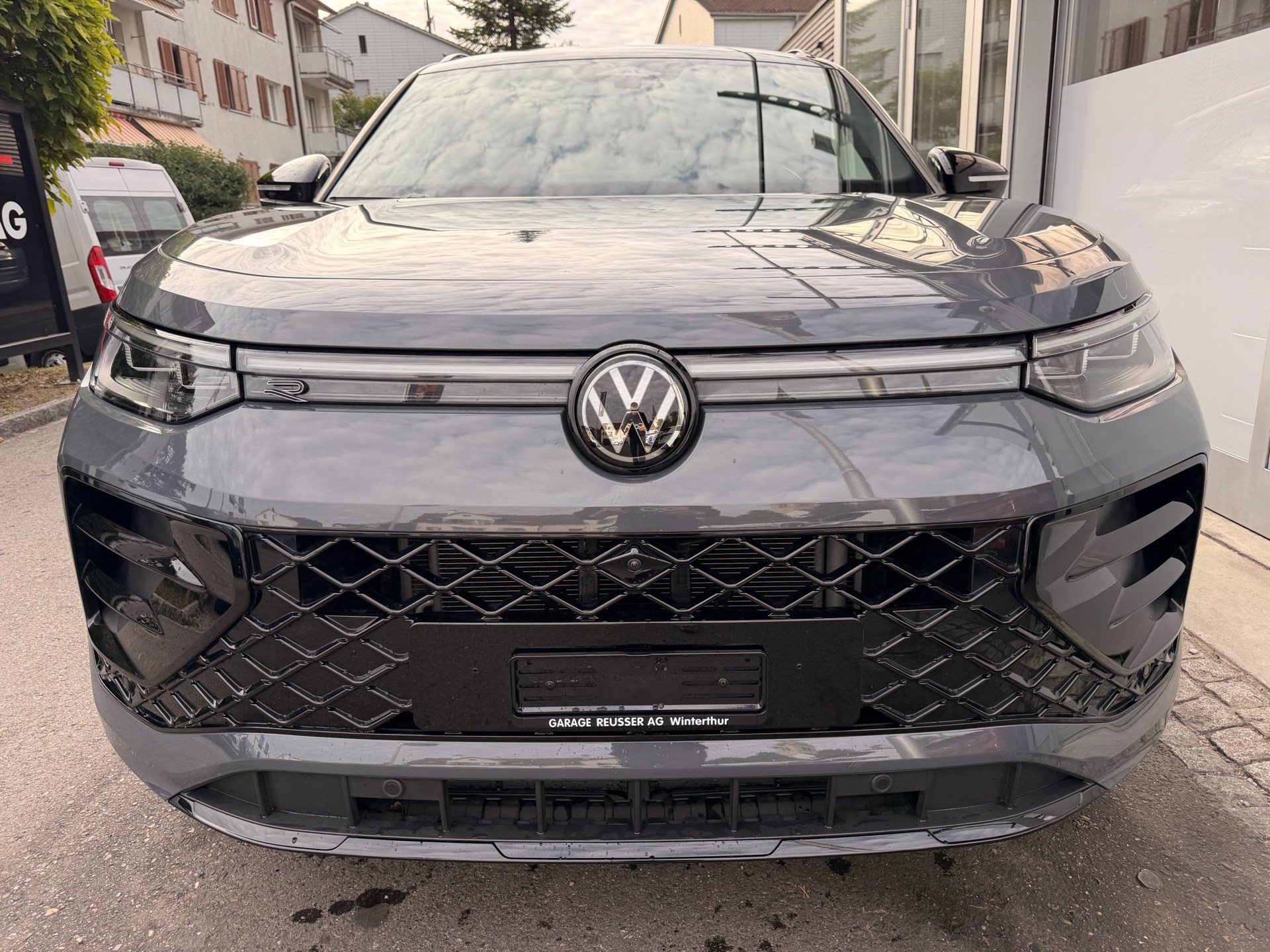 VW Tayron 2.0 TDI 193 PS 4Motion R-Line *** ANHÄNGERKUPPLUNG & HEAD UP DISPLAY ***-showroom-element-1