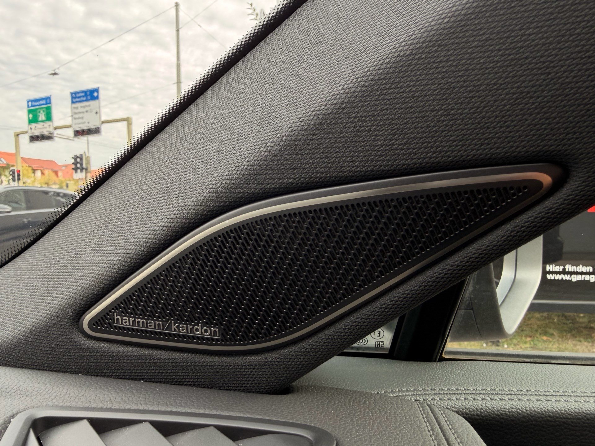 VW Tayron 2.0 TDI 193 PS 4Motion R-Line *** ANHÄNGERKUPPLUNG & HEAD UP DISPLAY ***-image-24