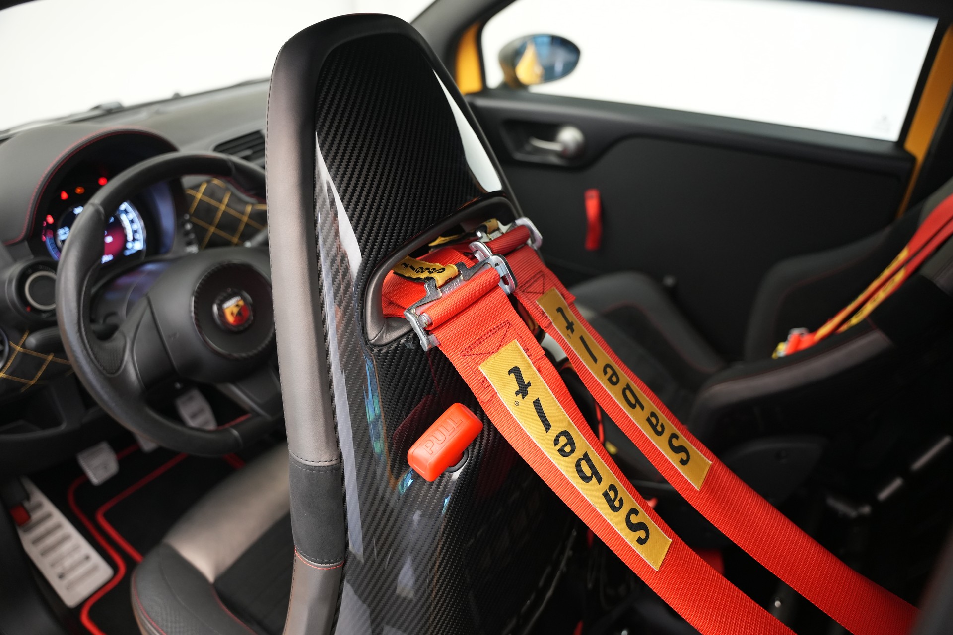 FIAT 695 1.4 16V Turbo Abarth Biposto record *52/133*-image-22