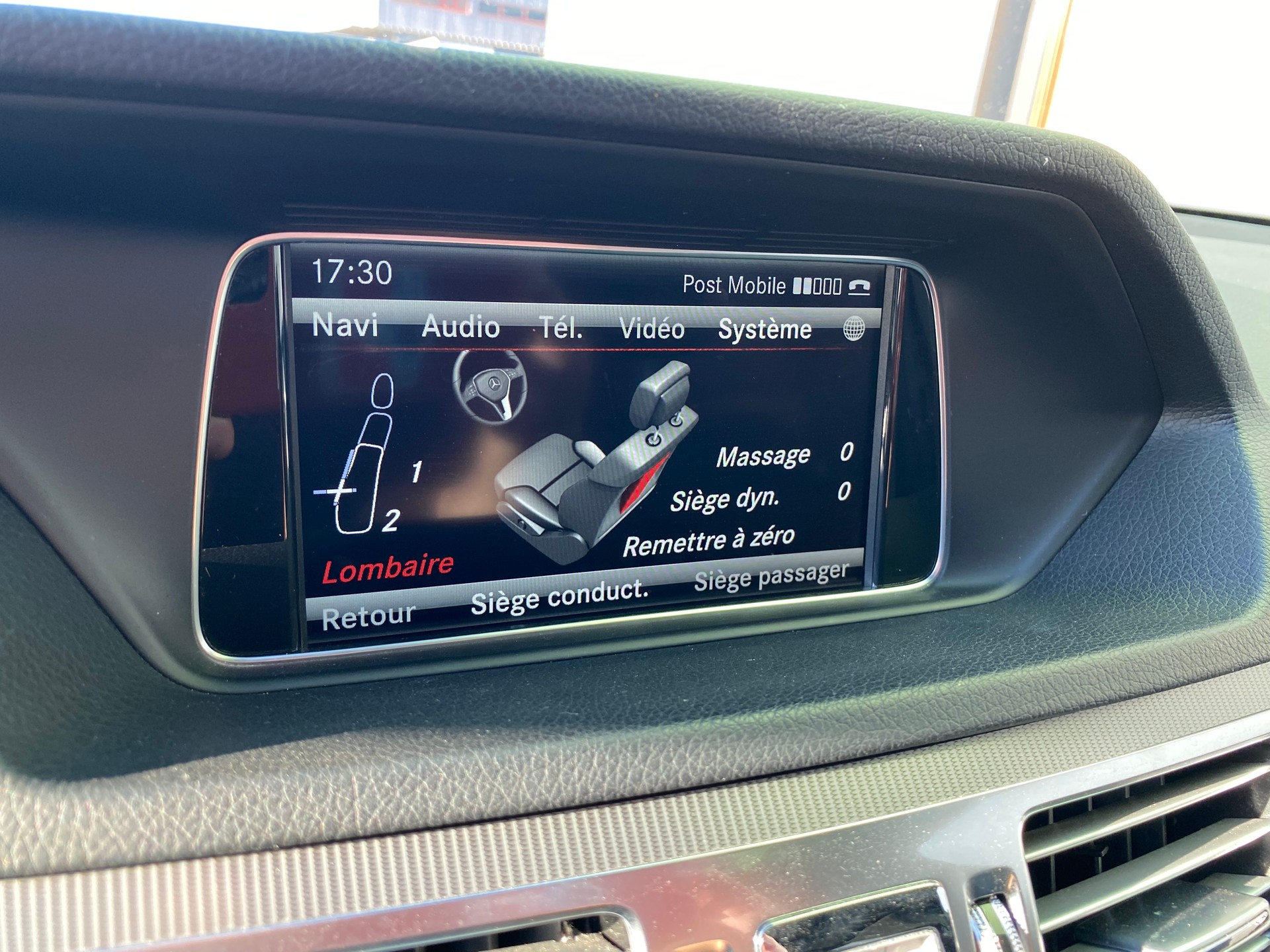 MERCEDES-BENZ E 350 BlueTEC AMG Line 4Matic 7G-Tronic-image-22