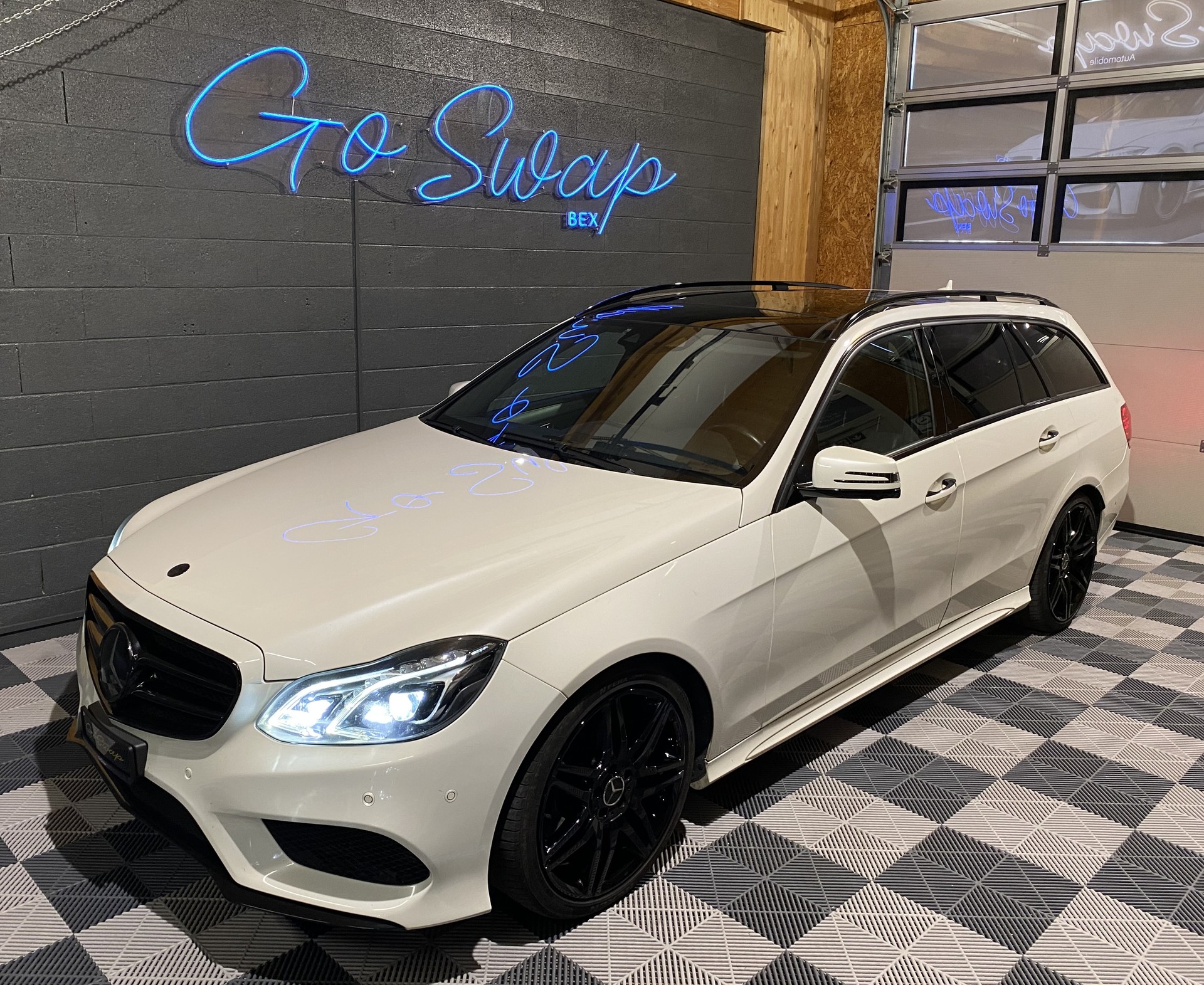 MERCEDES-BENZ E 350 BlueTEC AMG Line 4Matic 7G-Tronic-image-8