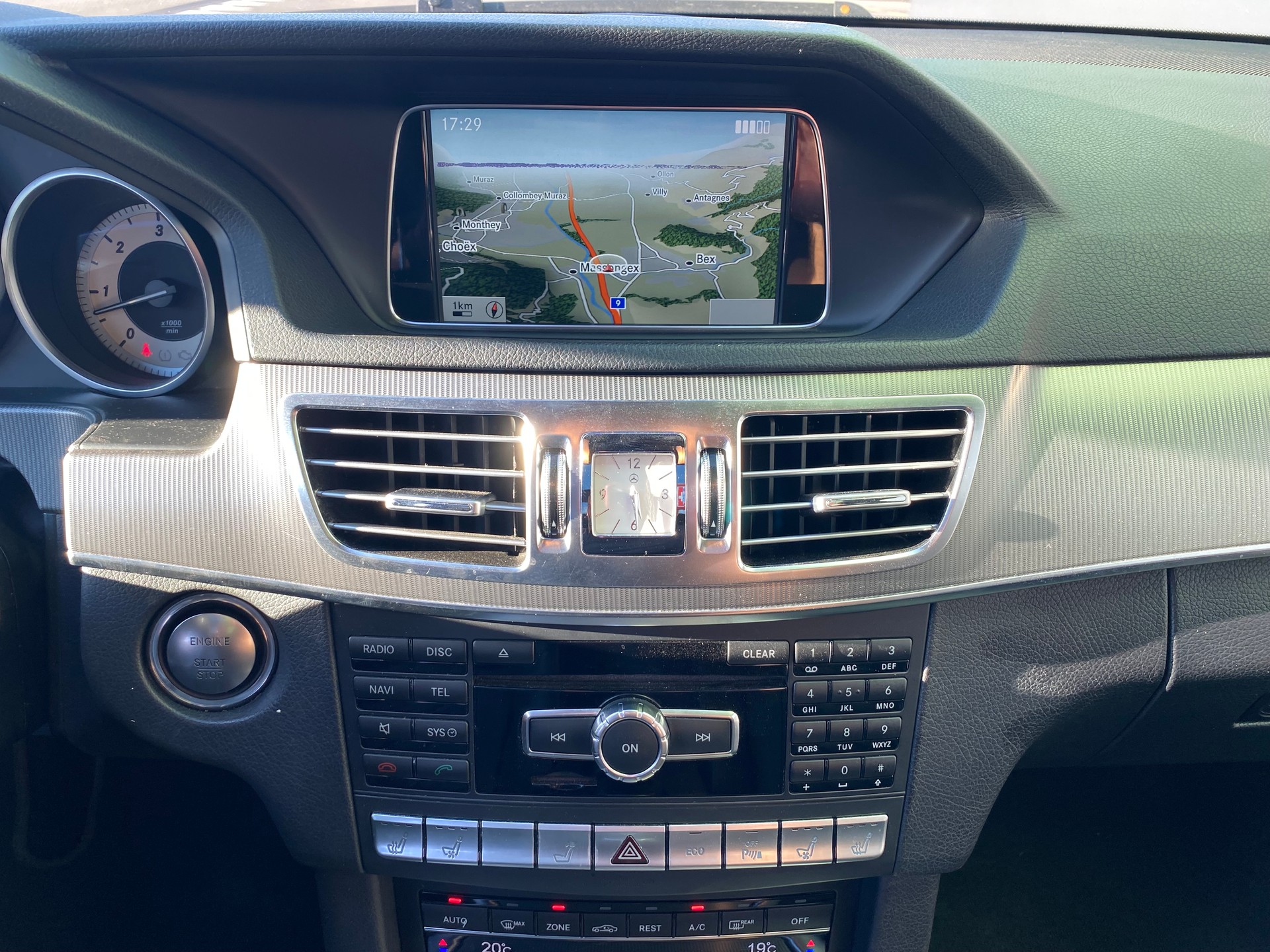 MERCEDES-BENZ E 350 BlueTEC AMG Line 4Matic 7G-Tronic-image-20
