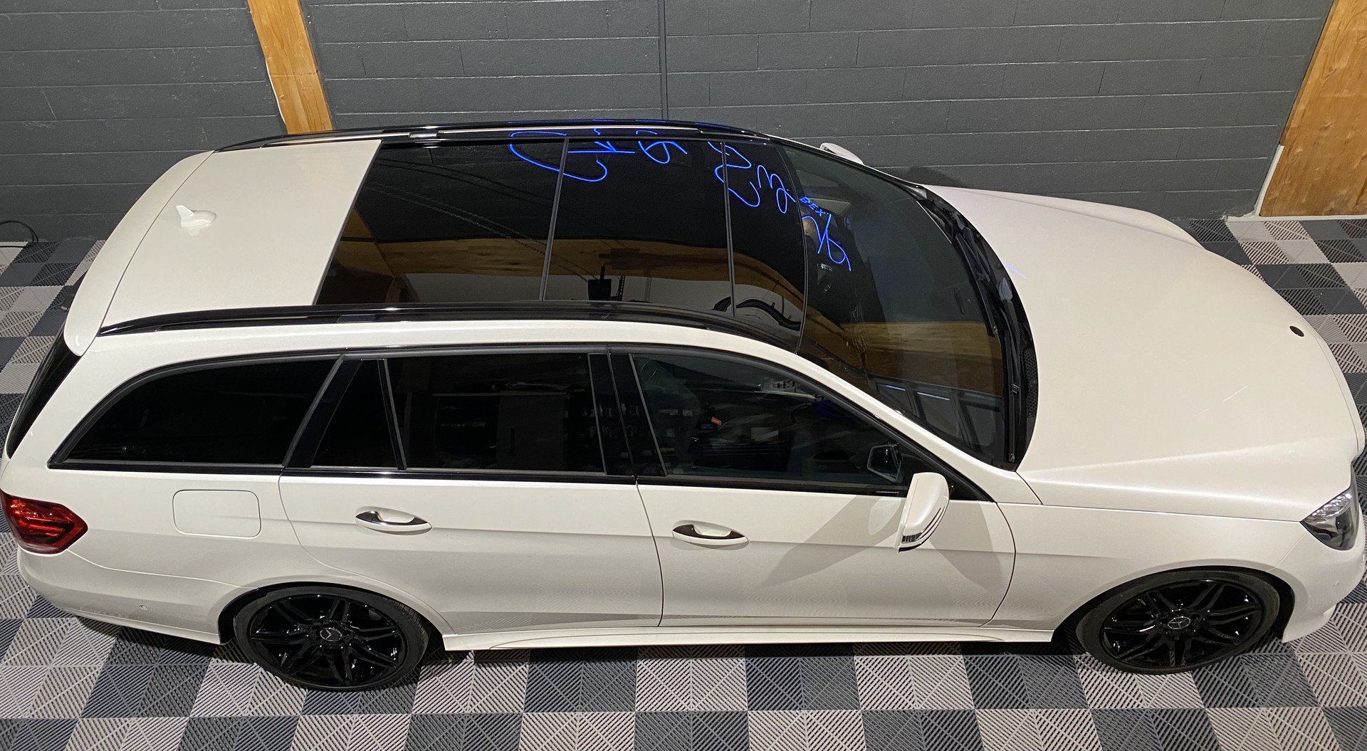 MERCEDES-BENZ E 350 BlueTEC AMG Line 4Matic 7G-Tronic-showroom-element-2