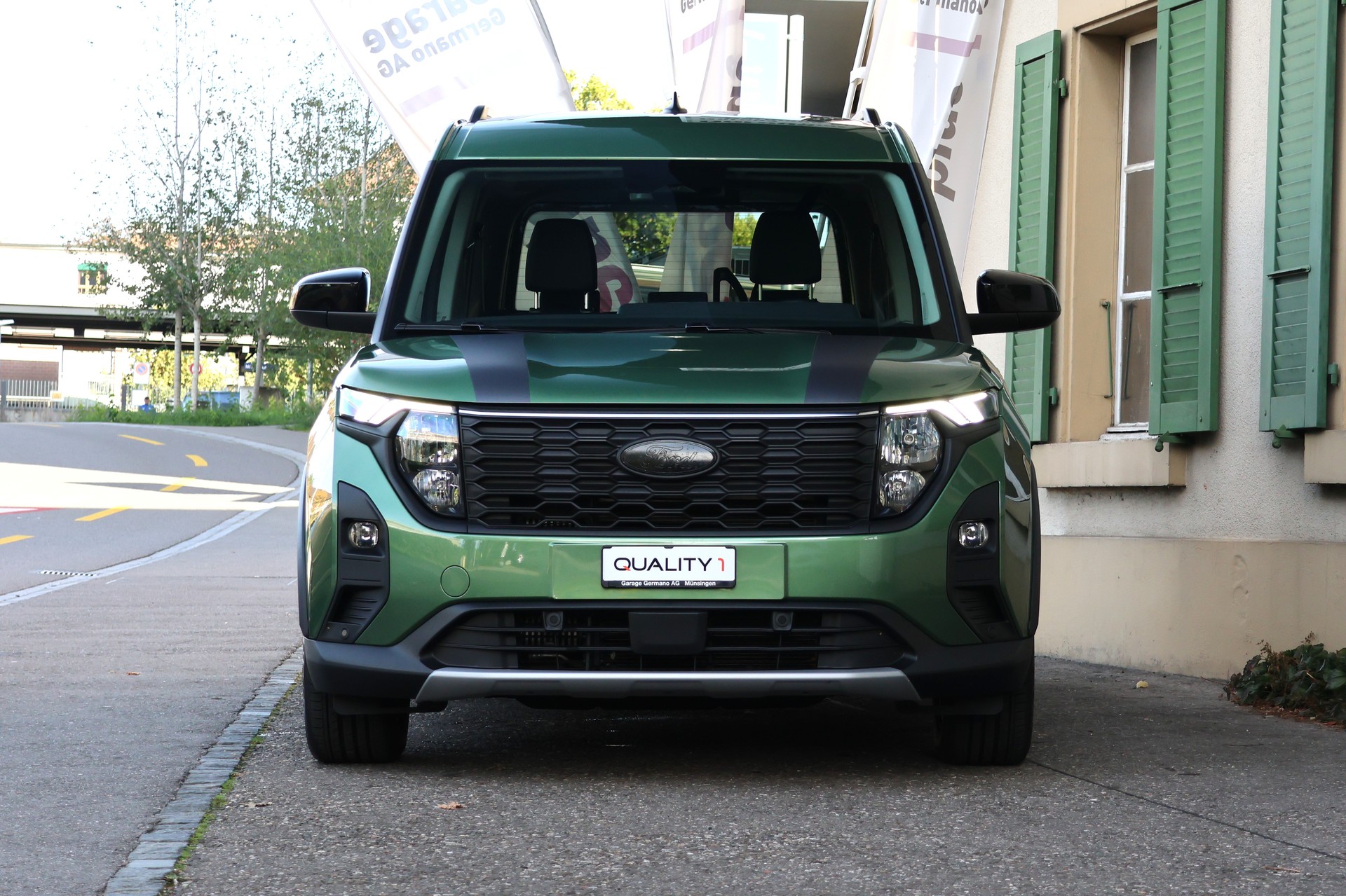 FORD Tourneo Courier 1.0 EcoBoost Active Automat (CH)-showroom-element-1