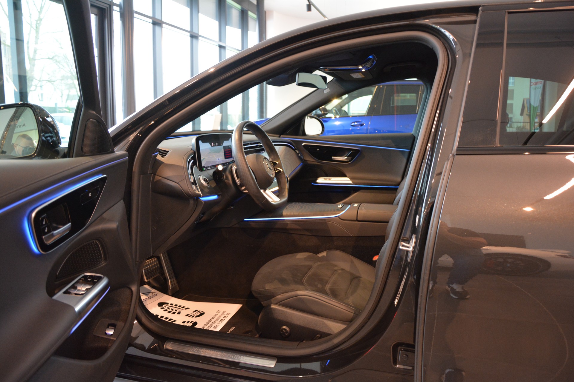 MERCEDES-BENZ E 200 9G-Tronic-image-8