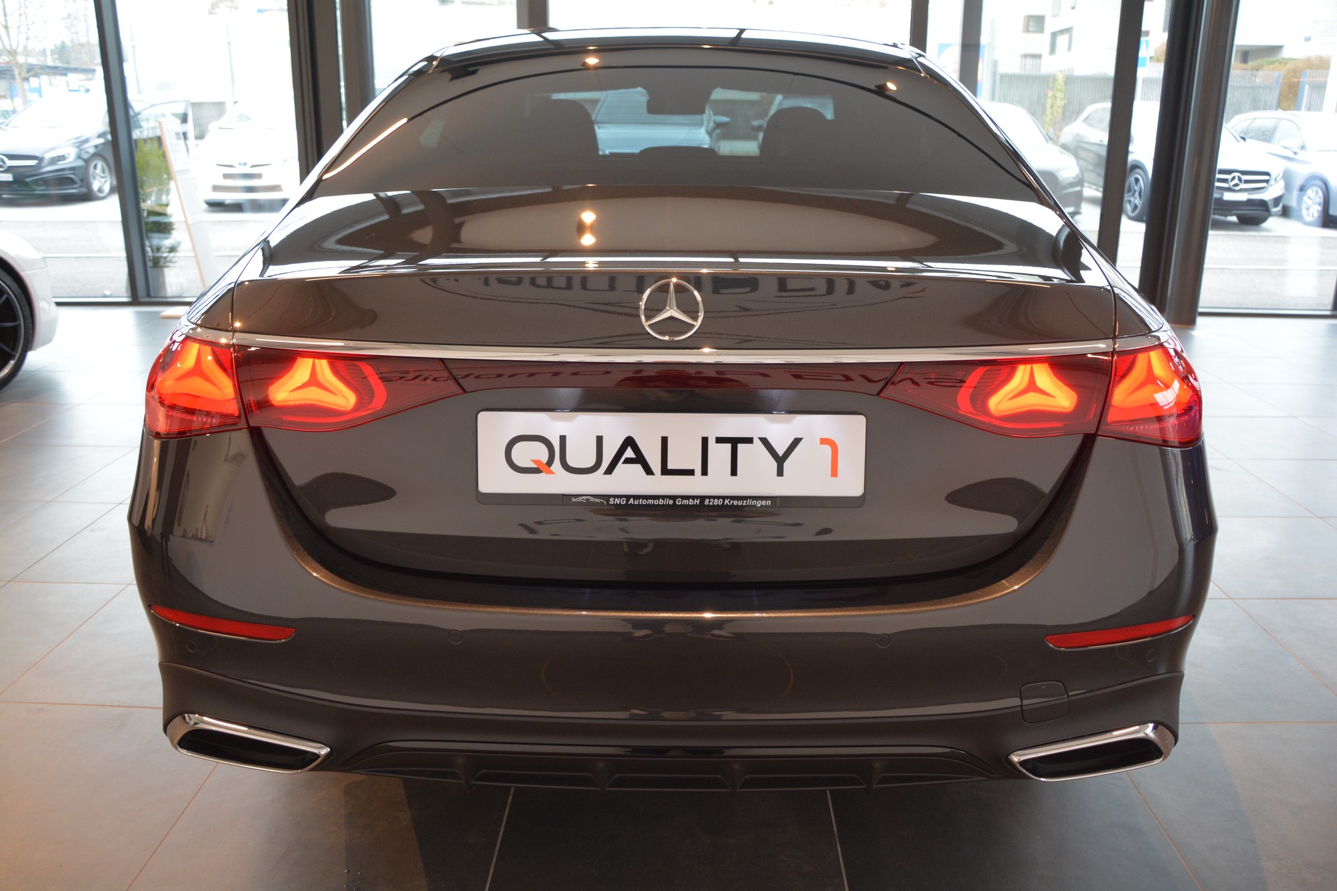 MERCEDES-BENZ E 200 9G-Tronic-image-4
