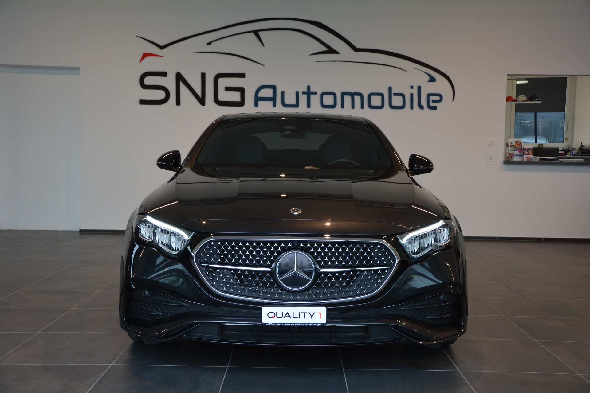 MERCEDES-BENZ E 200 9G-Tronic-image-0
