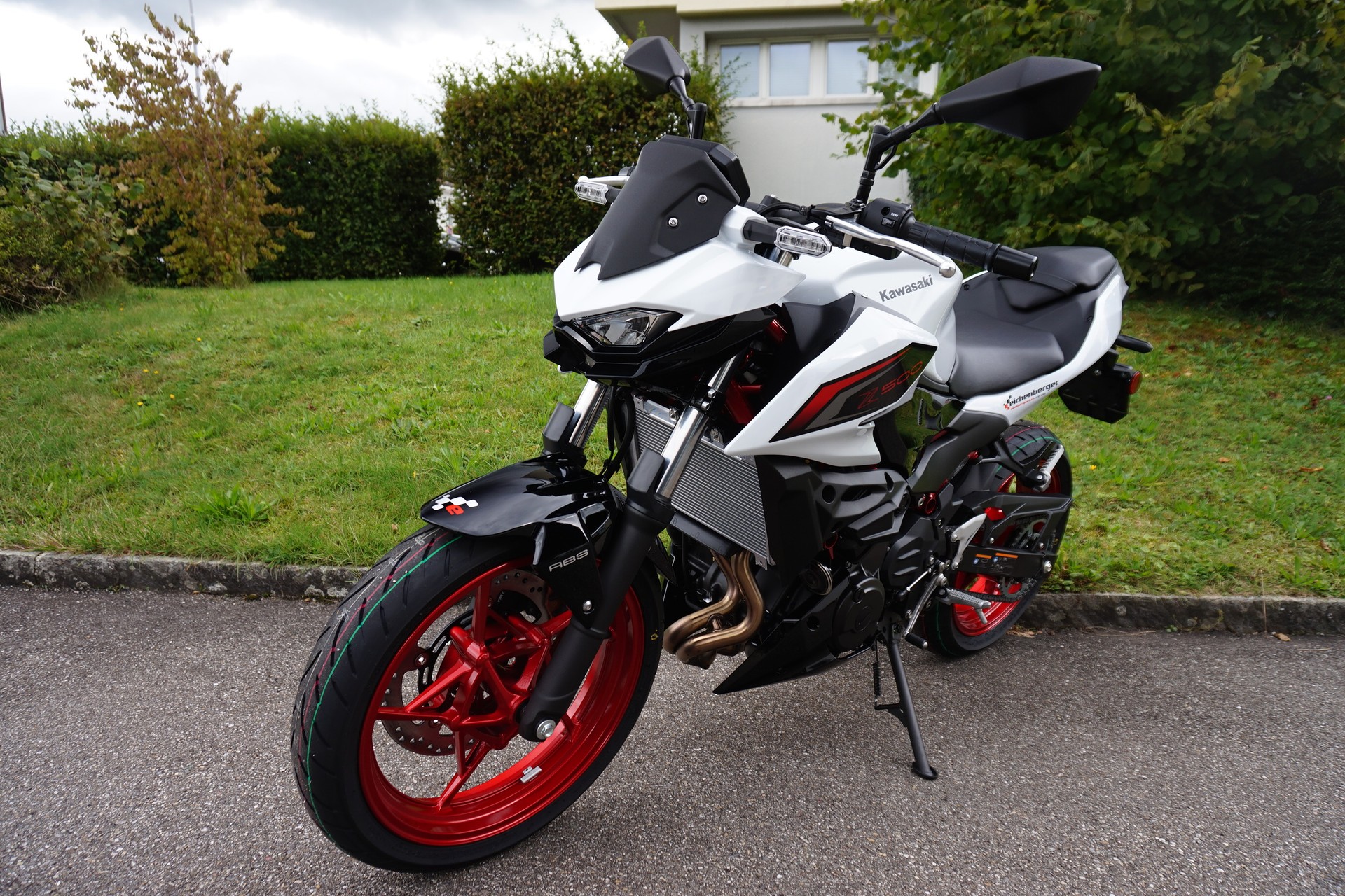 KAWASAKI Z500 SE ABS MY26-image-1