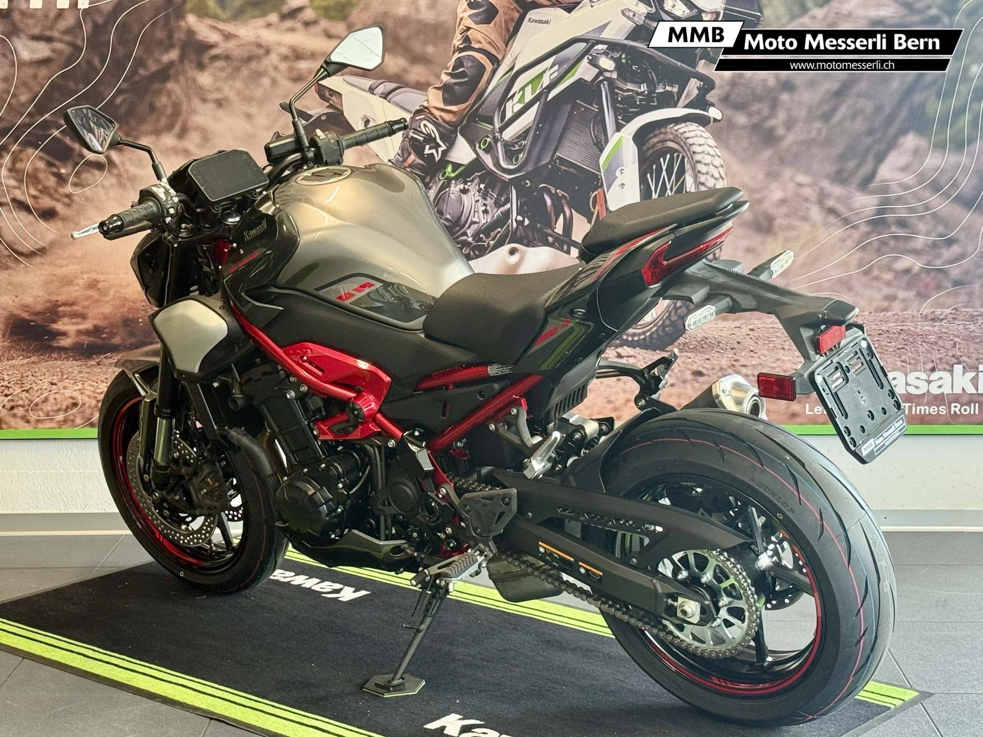 KAWASAKI Z 900-image-3