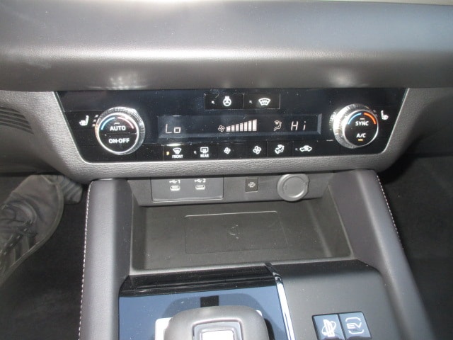MITSUBISHI Outlander 2.4 PHEV Intense 4WD Automatic-image-10