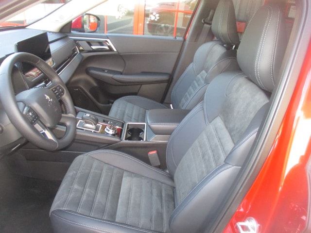 MITSUBISHI Outlander 2.4 PHEV Intense 4WD Automatic-image-6