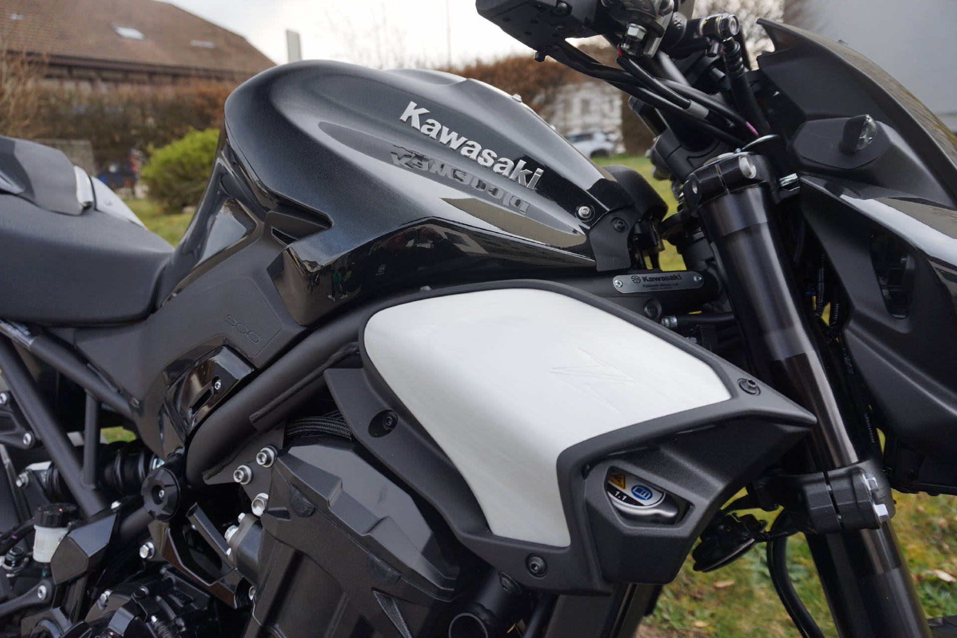 KAWASAKI Z 900 ABS mit Akrapovic Karbon Auspuff-image-8