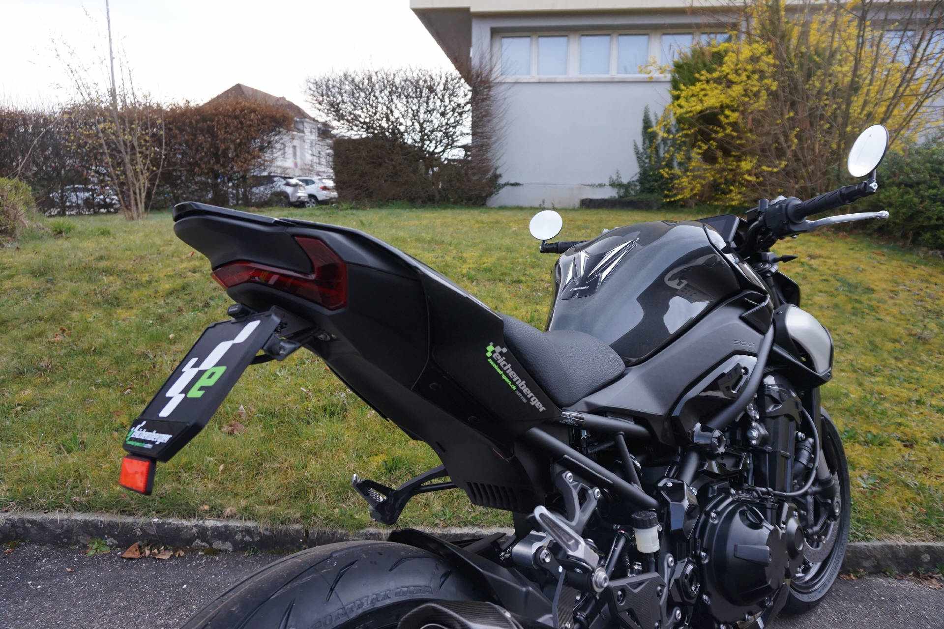 KAWASAKI Z 900 ABS mit Akrapovic Karbon Auspuff-image-4
