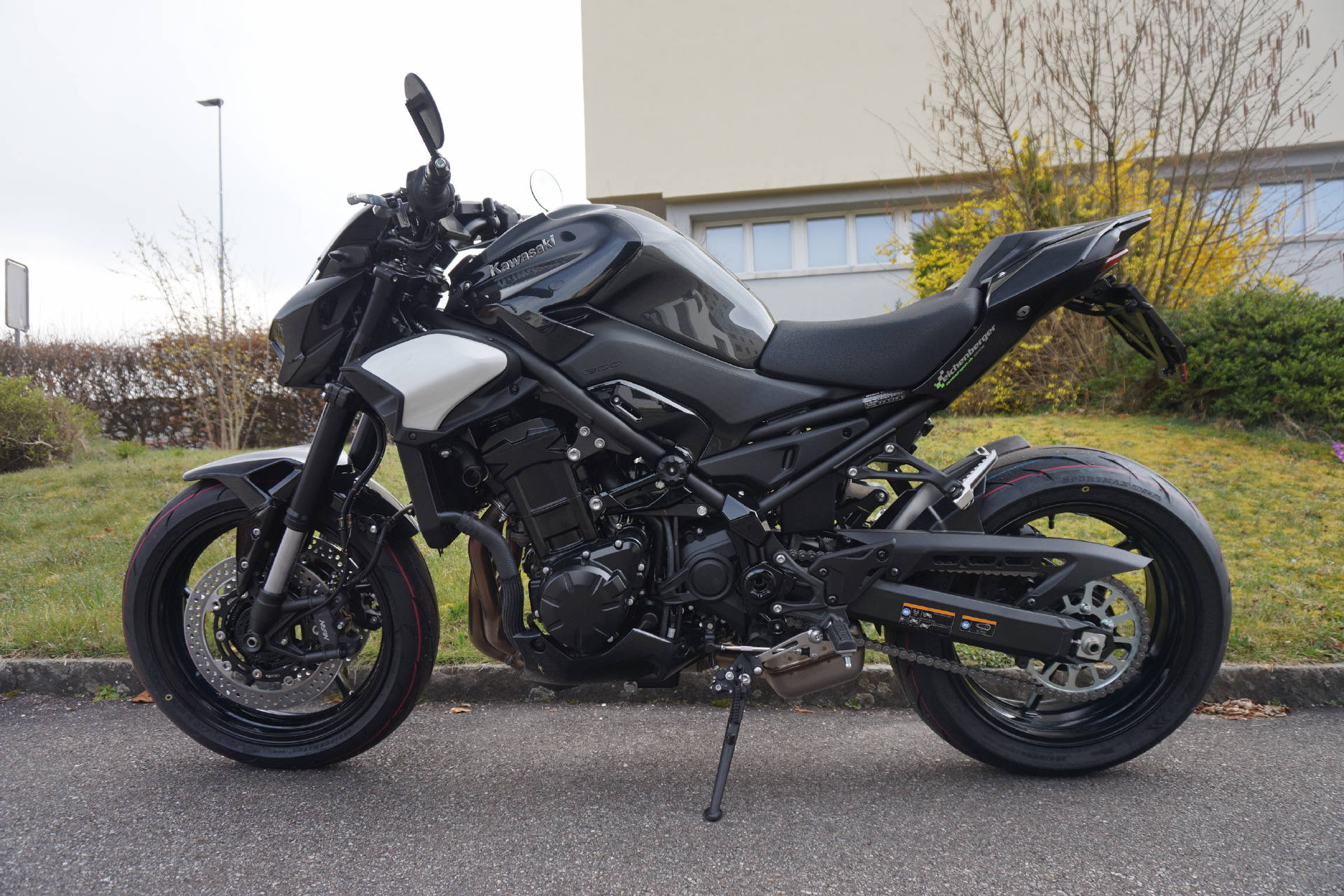 KAWASAKI Z 900 ABS mit Akrapovic Karbon Auspuff-image-6
