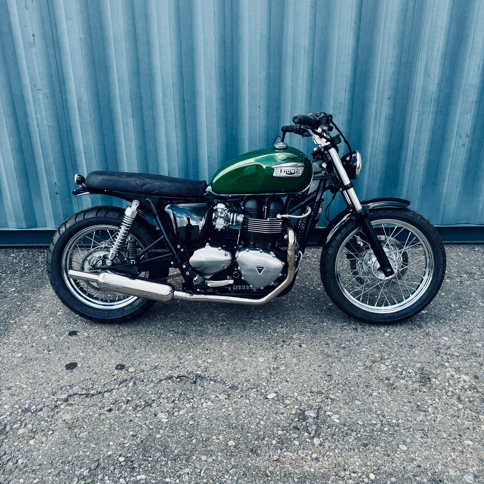 TRIUMPH Bonneville 900-image-2