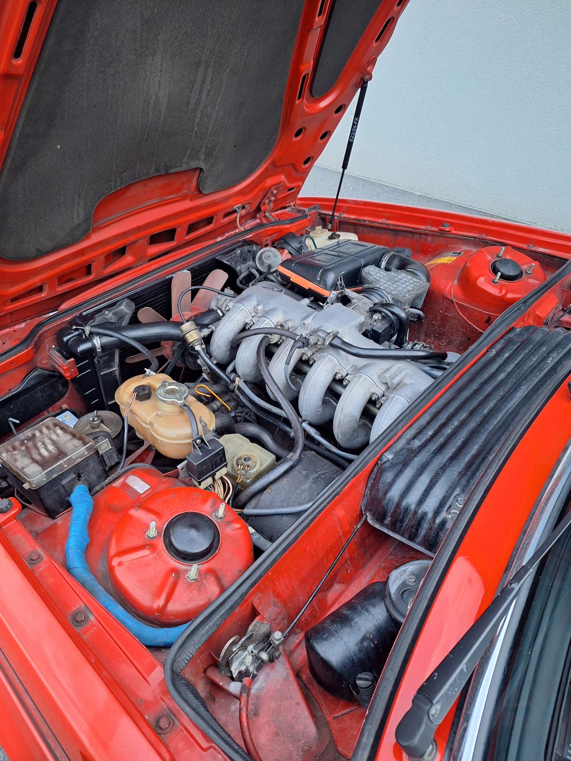 BMW 635csi-image-10
