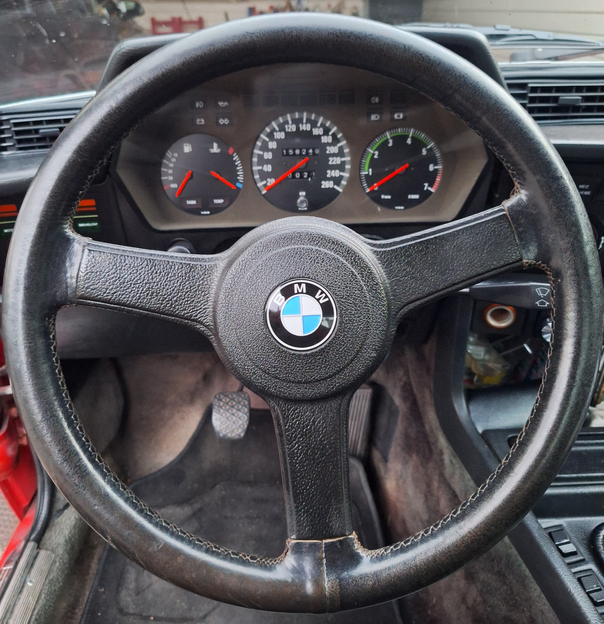 BMW 635csi-image-16