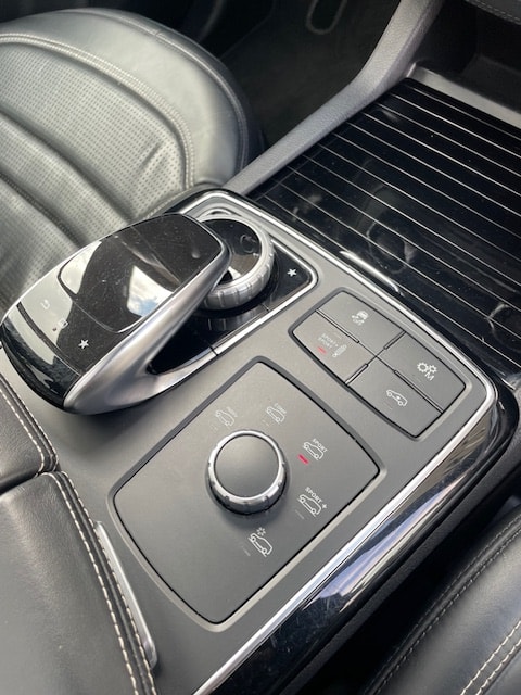 MERCEDES-BENZ GLS 63 AMG 4Matic Speedshift Plus 7G-Tronic-image-21