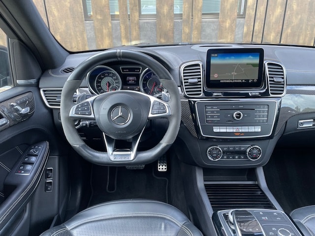 MERCEDES-BENZ GLS 63 AMG 4Matic Speedshift Plus 7G-Tronic-image-17