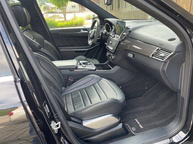 MERCEDES-BENZ GLS 63 AMG 4Matic Speedshift Plus 7G-Tronic-image-23
