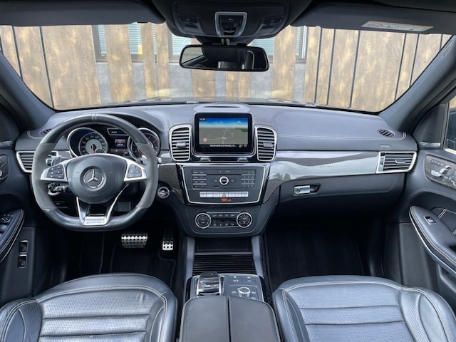 MERCEDES-BENZ GLS 63 AMG 4Matic Speedshift Plus 7G-Tronic-image-16