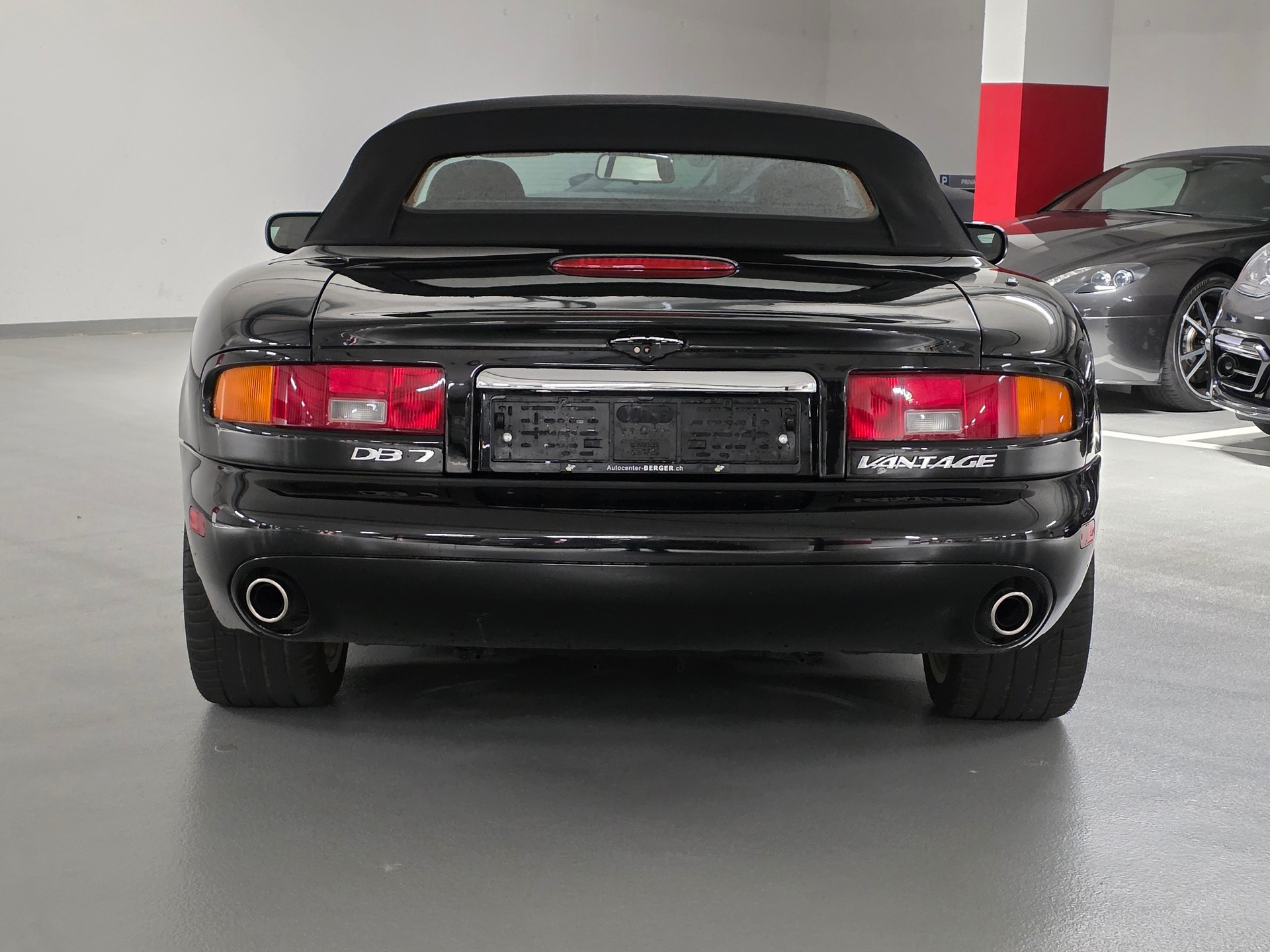 ASTON MARTIN DB7 Volante-image-5