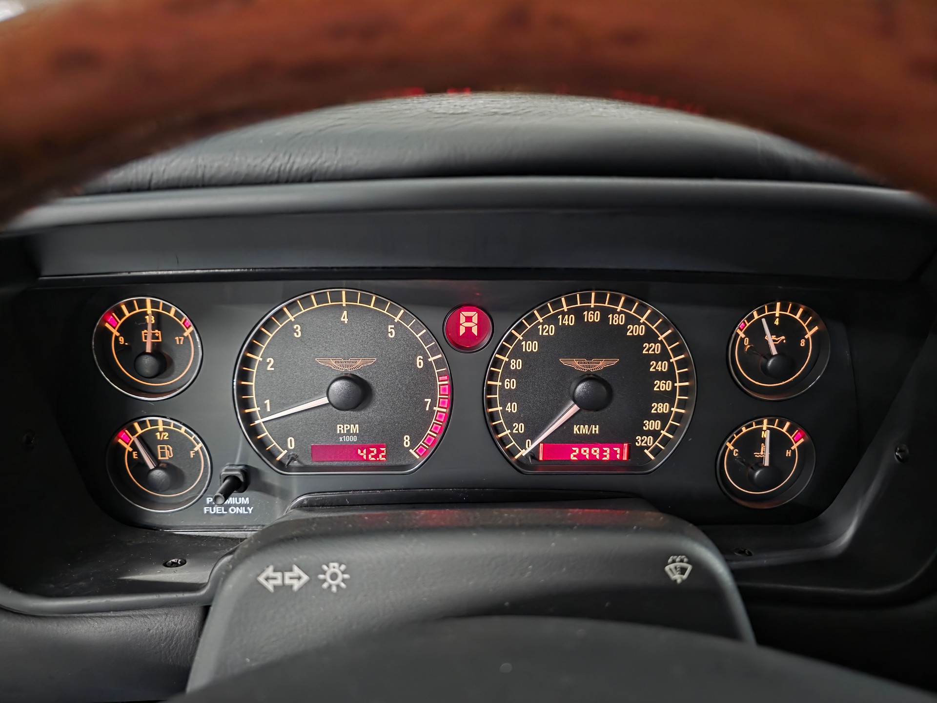 ASTON MARTIN DB7 Volante-image-14